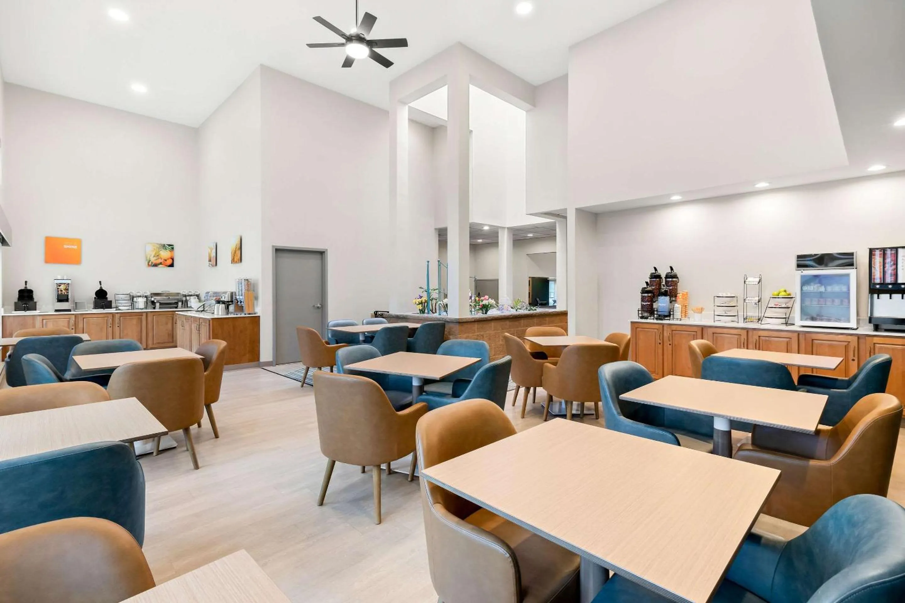 Breakfast in Comfort Inn Pocono Lakes Region