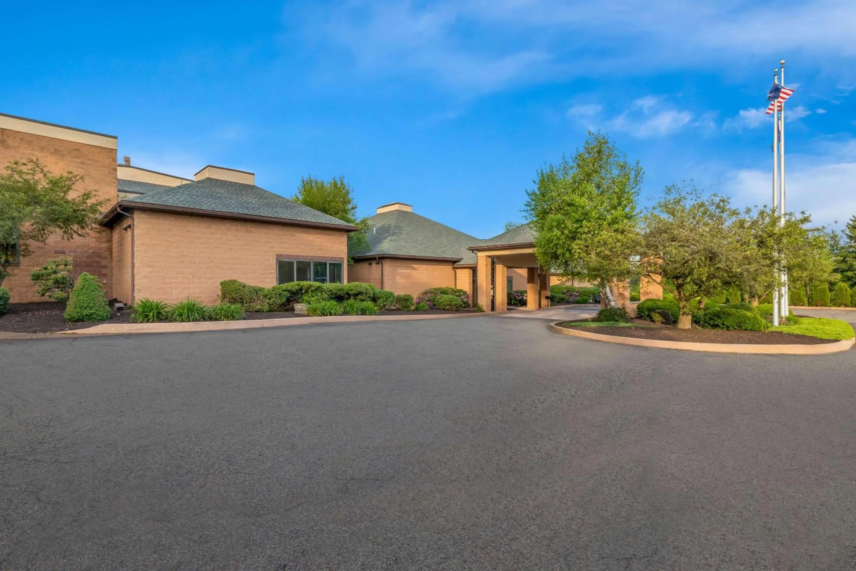 Property building in Comfort Inn Pocono Lakes Region