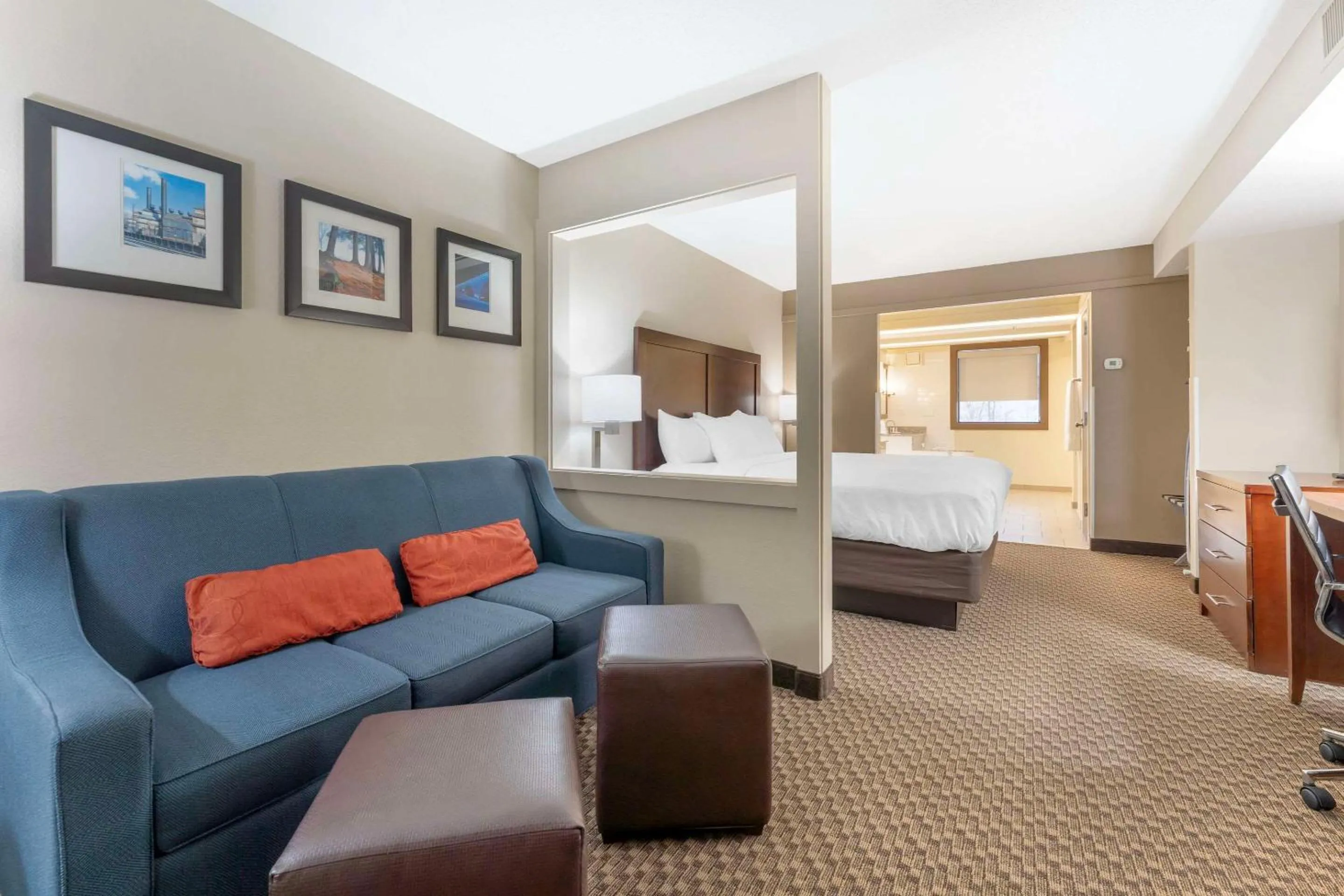 Bedroom in Comfort Inn & Suites Johnstown - Richland Town Center
