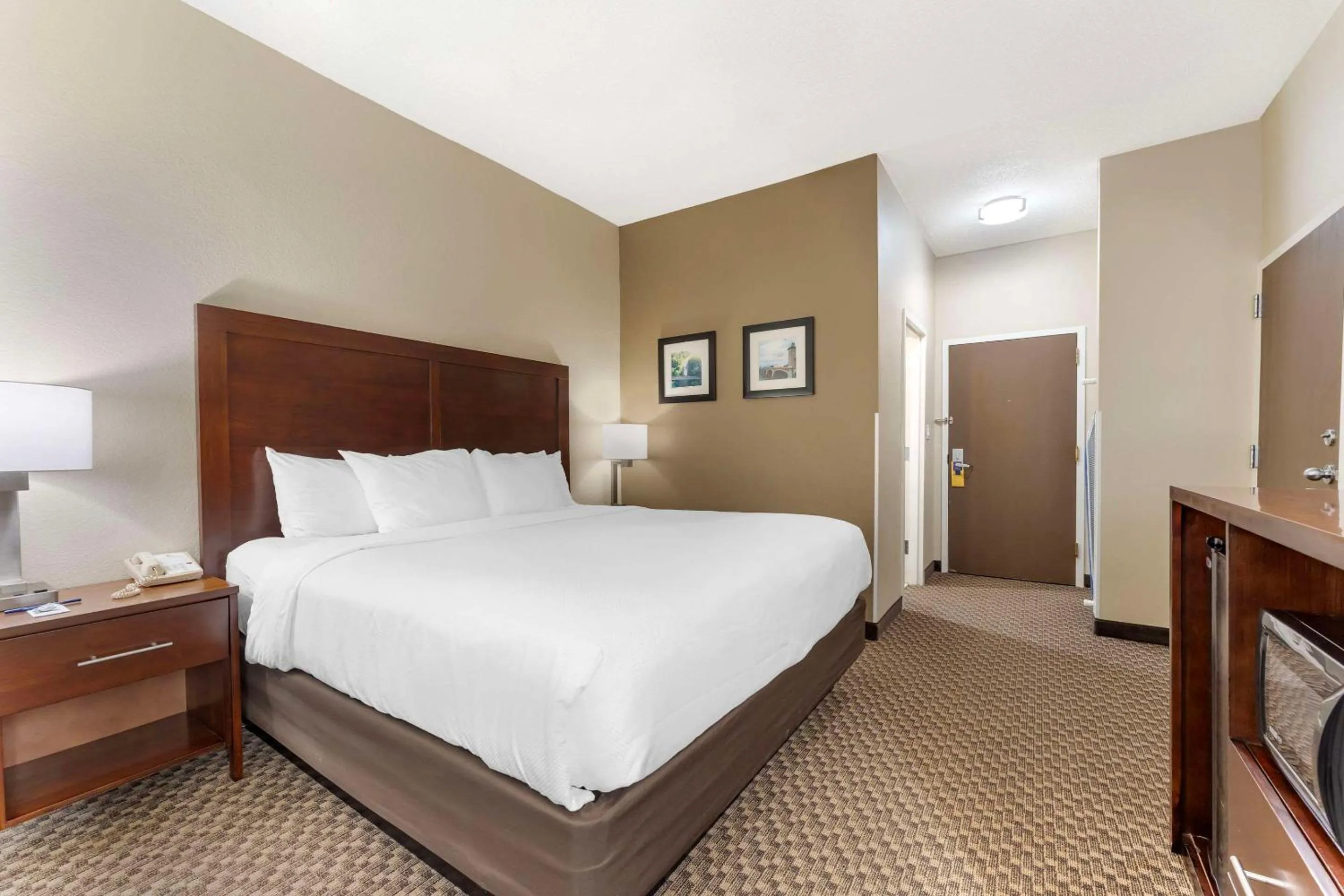 Bedroom, Bed in Comfort Inn & Suites Johnstown - Richland Town Center