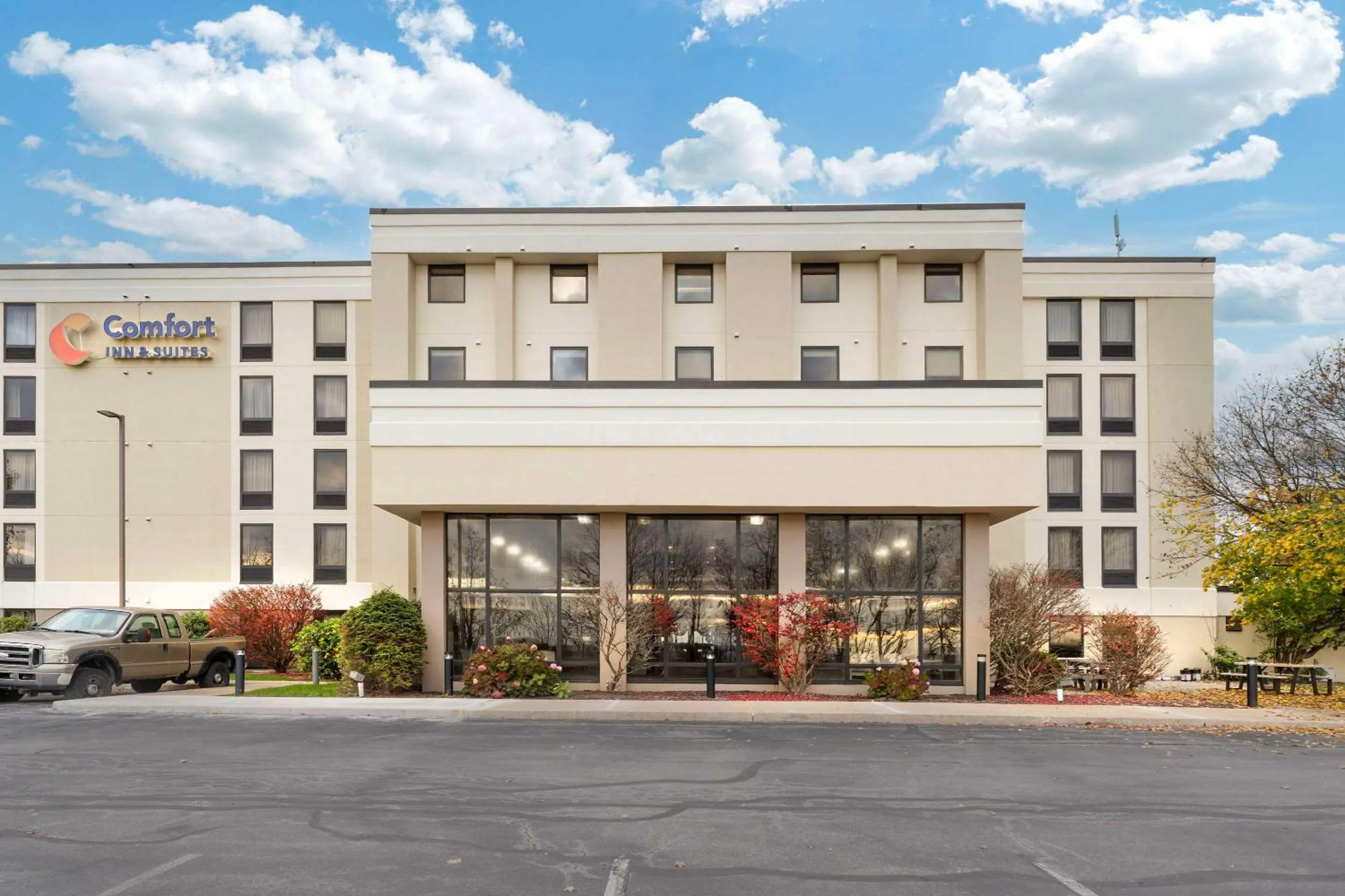 Property building in Comfort Inn & Suites Johnstown - Richland Town Center