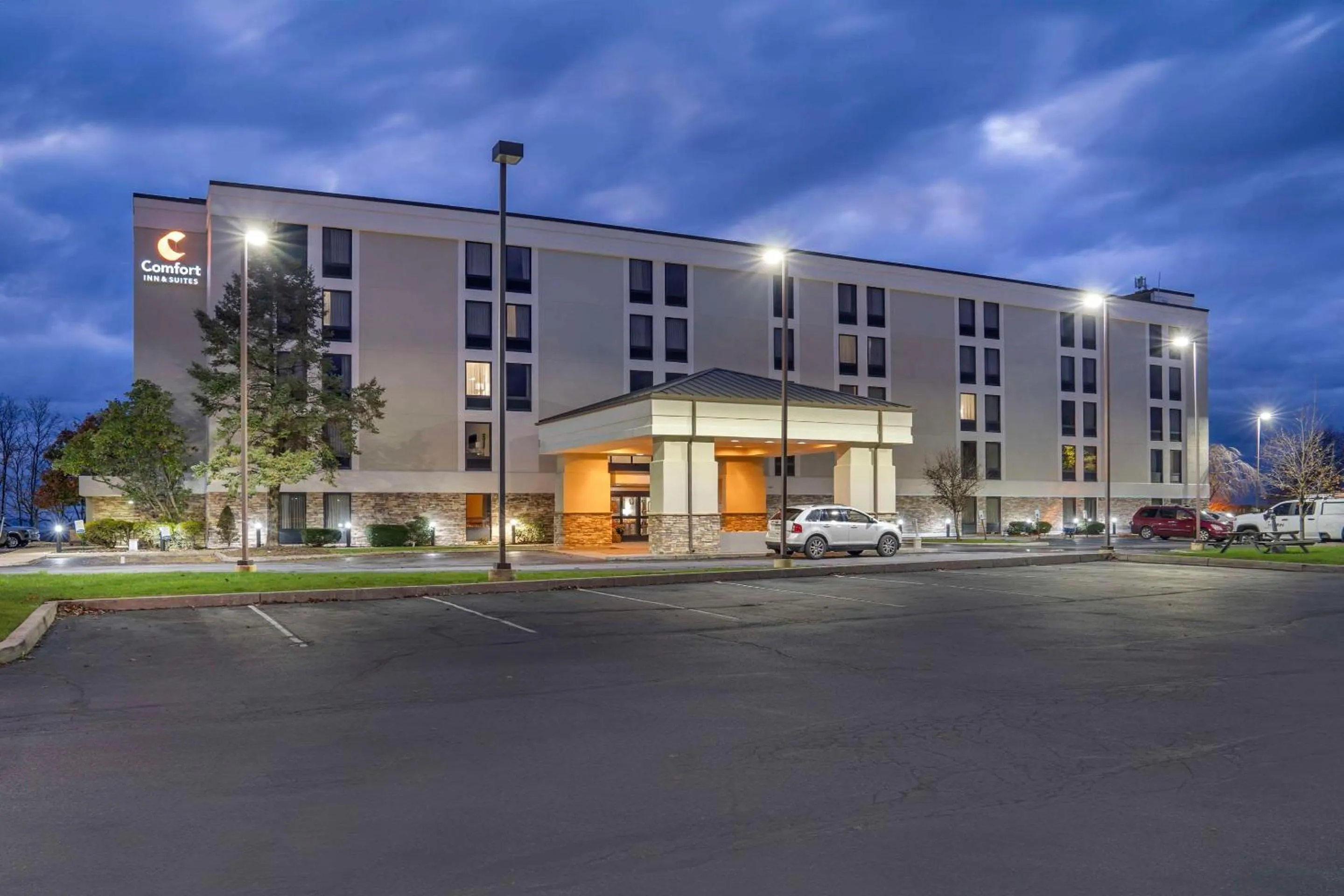 Property building in Comfort Inn & Suites Johnstown - Richland Town Center