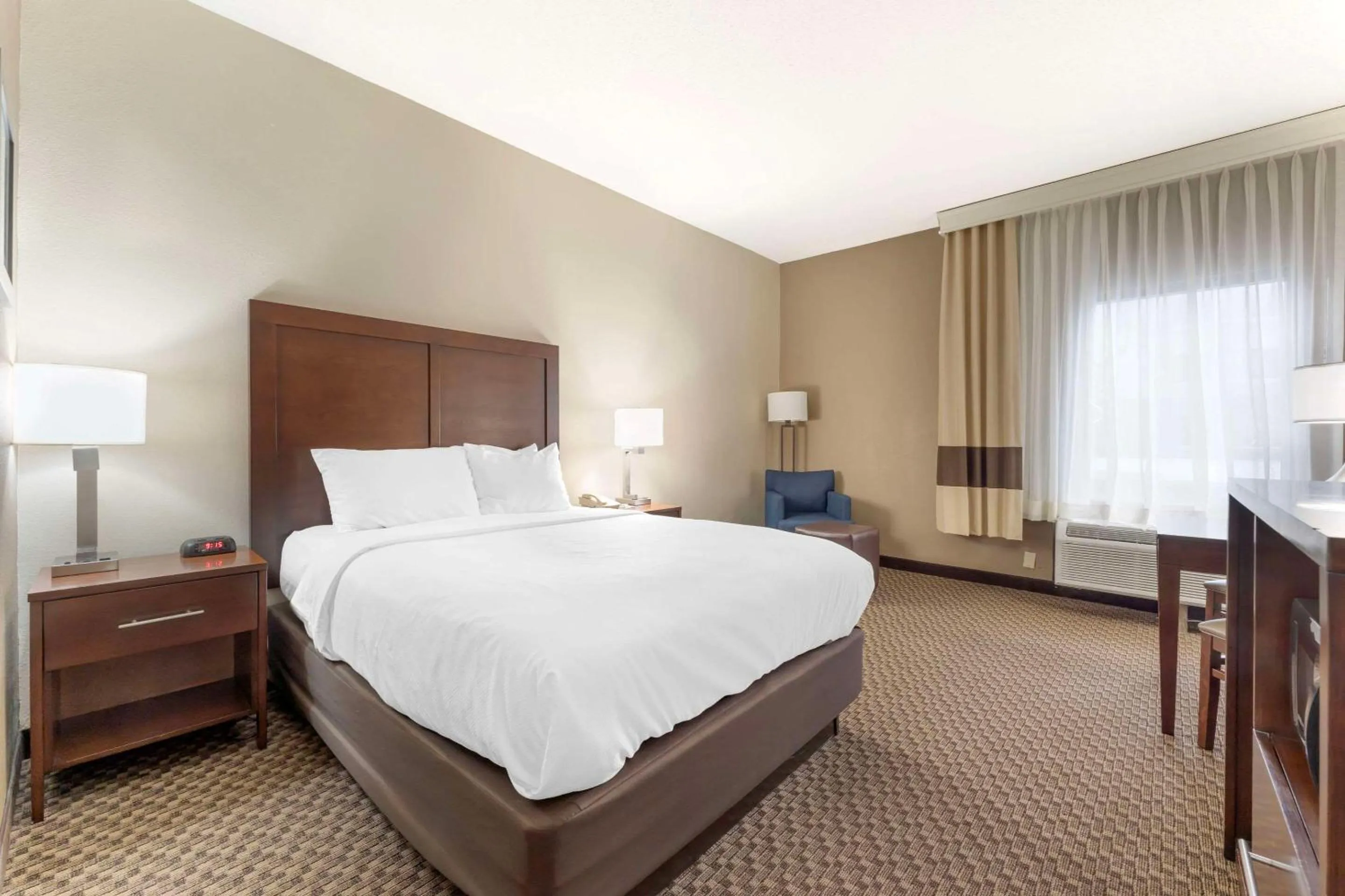 Bedroom, Bed in Comfort Inn & Suites Johnstown - Richland Town Center