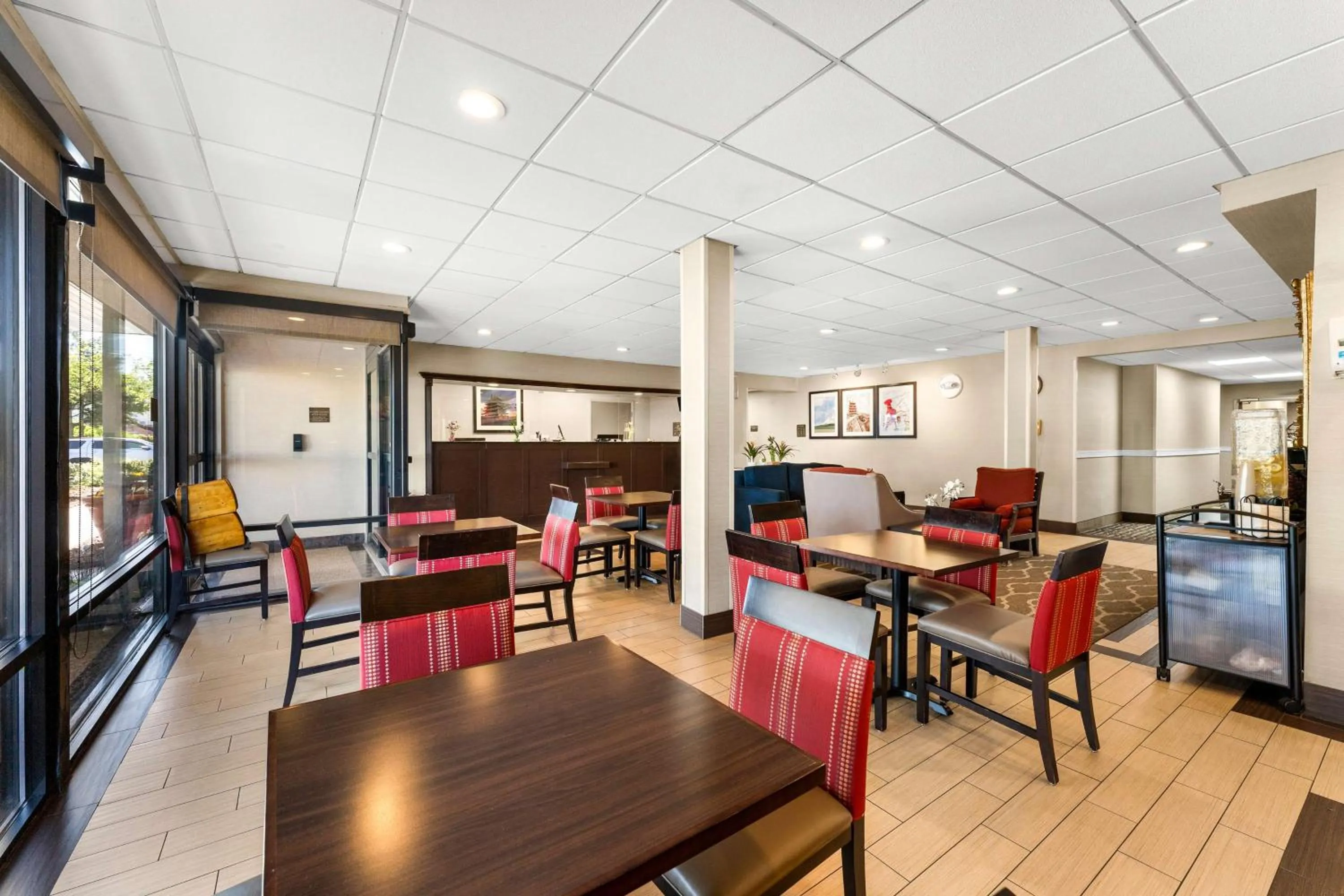 Breakfast in SureStay Plus by Best Western Reading North