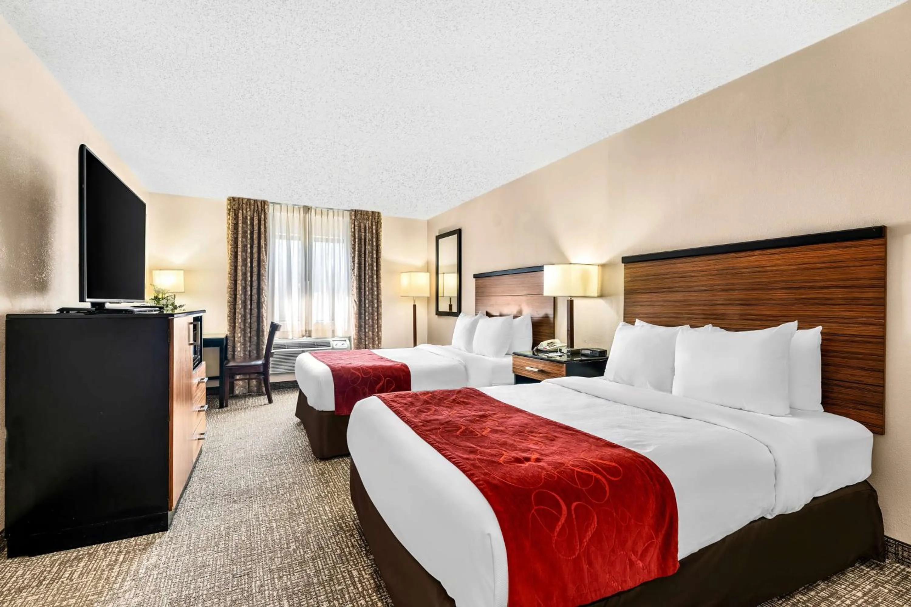 Bedroom, Bed in SureStay Plus by Best Western Reading North