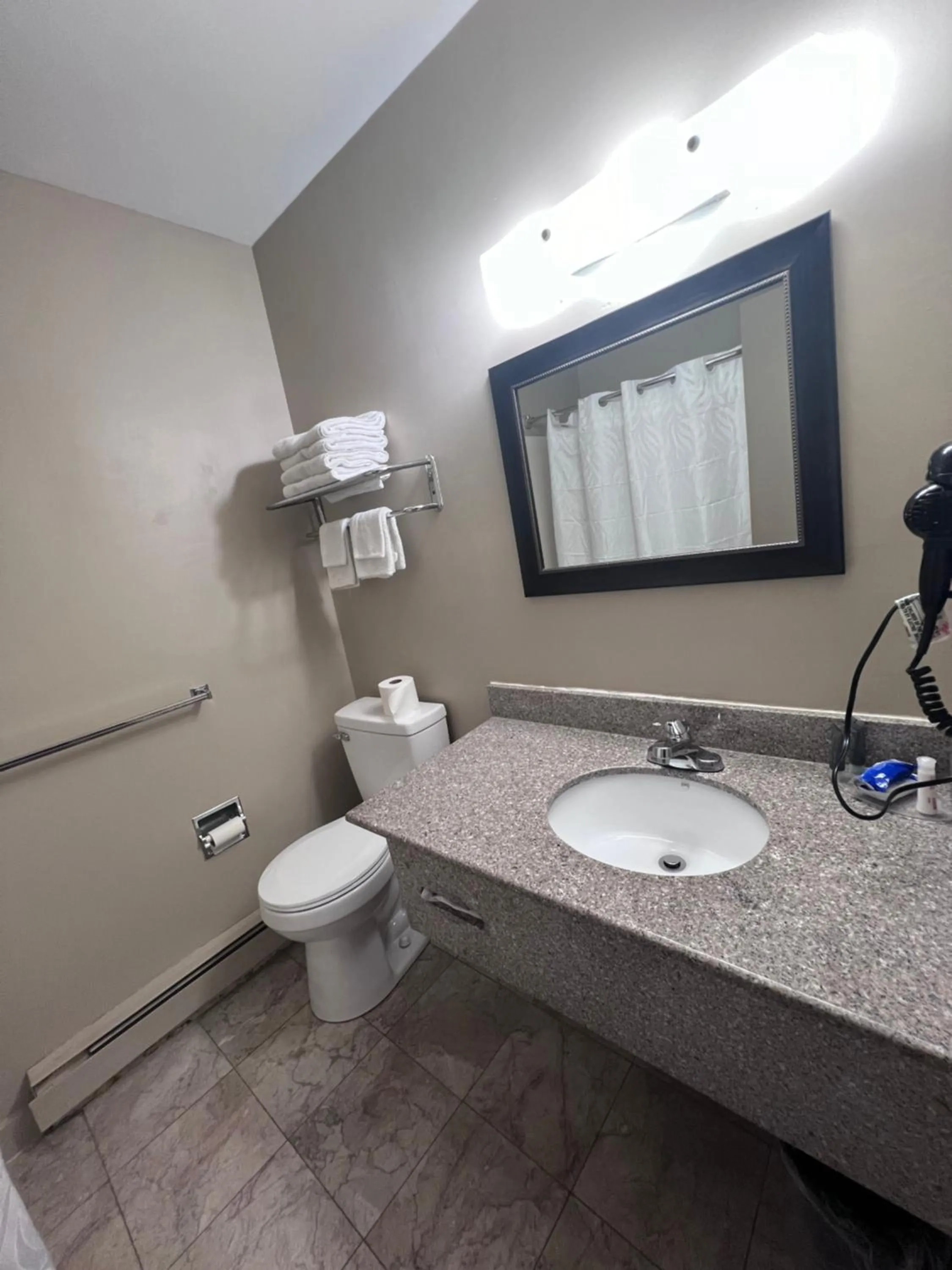 Rodeway Inn & Suites Hershey Chocolate Avenue