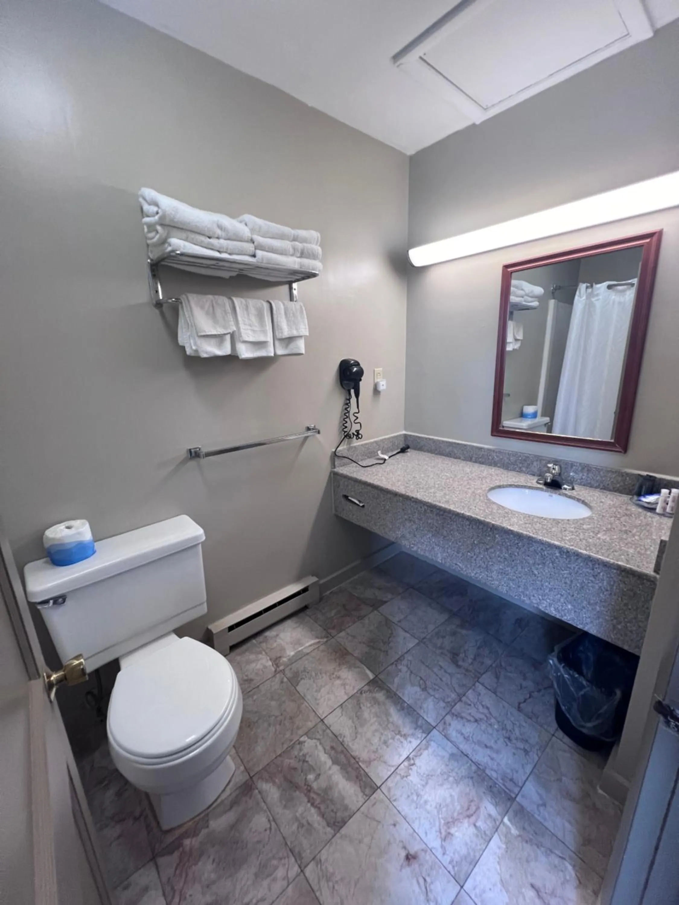 Rodeway Inn & Suites Hershey Chocolate Avenue