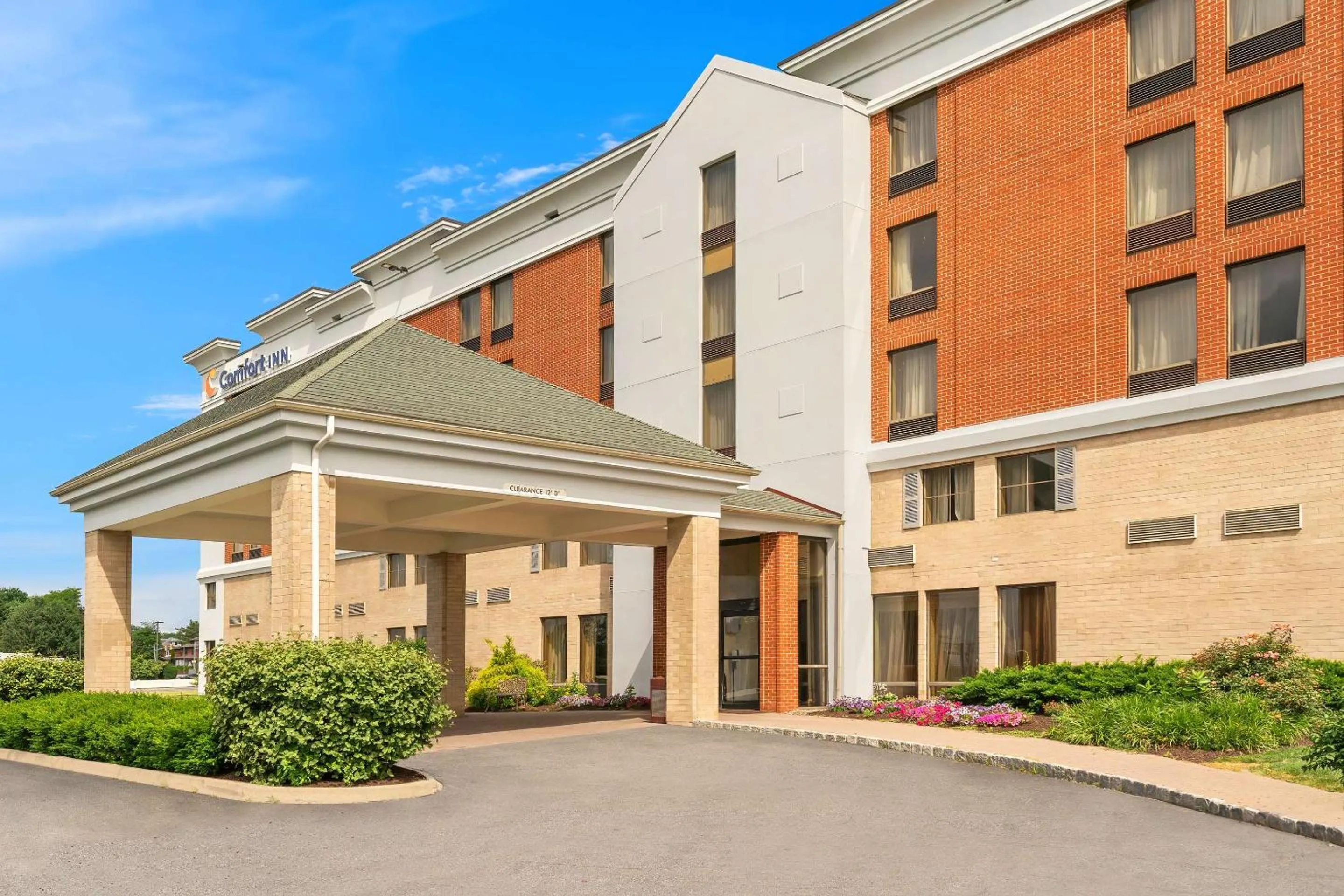 Property building in Comfort Inn Lehigh Valley West