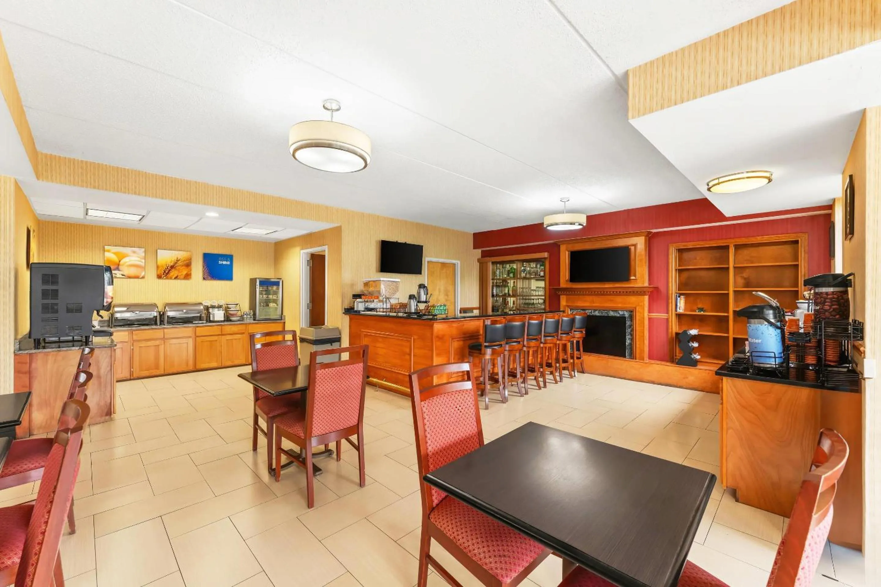 Breakfast in Comfort Inn Lehigh Valley West