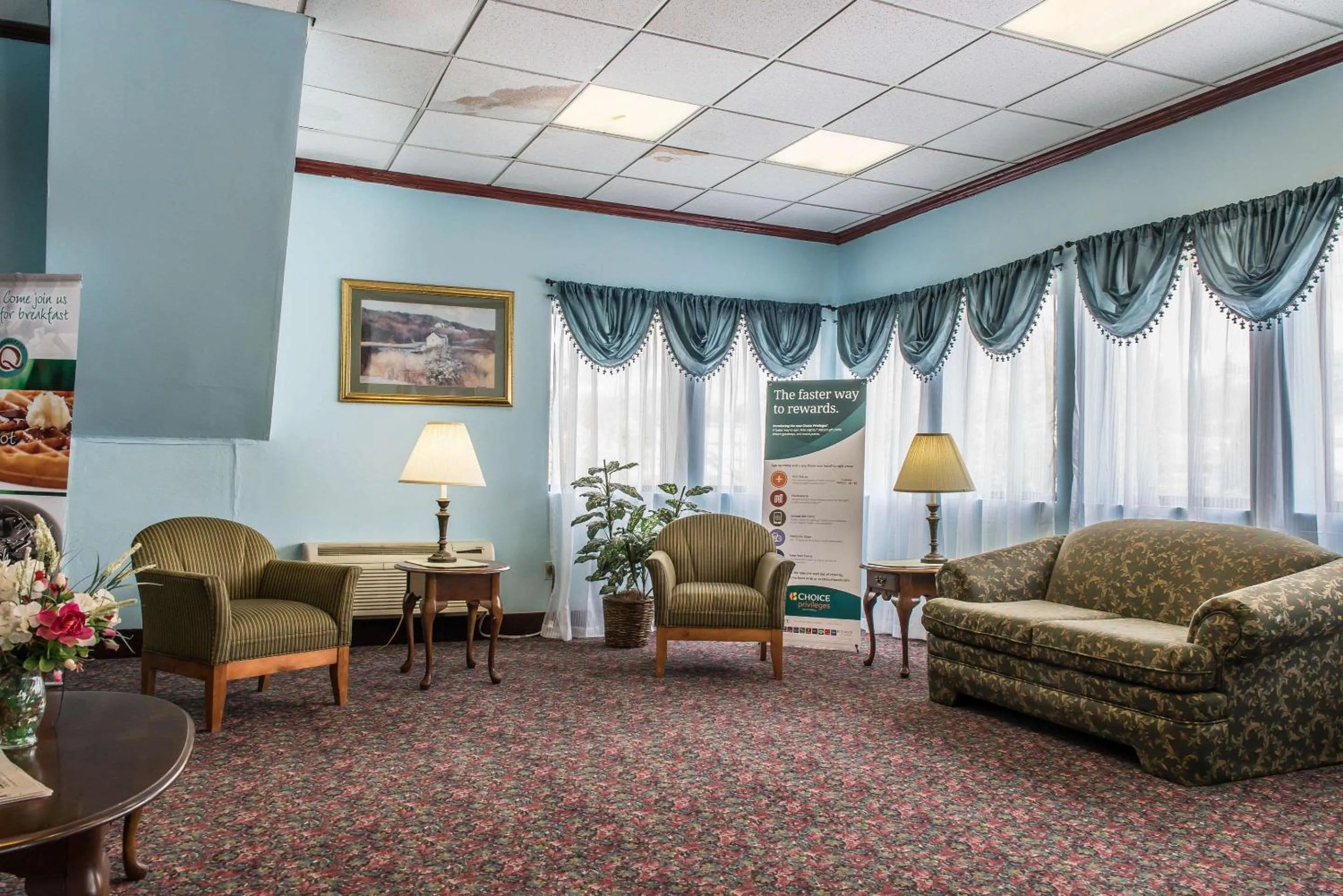 Lobby or reception, Seating Area in Rodeway Inn Brookville