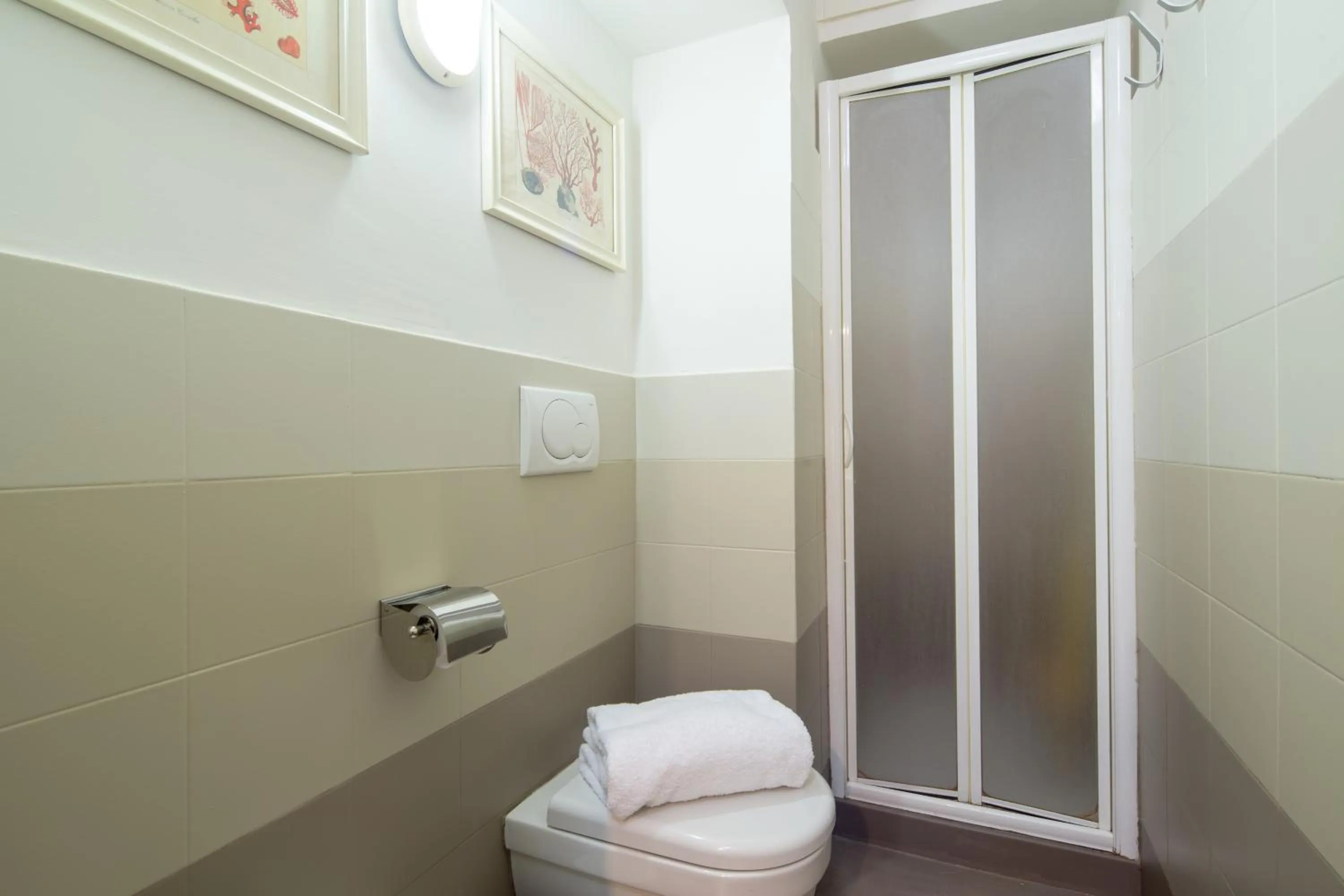 Shower in Vellutini by Mmega