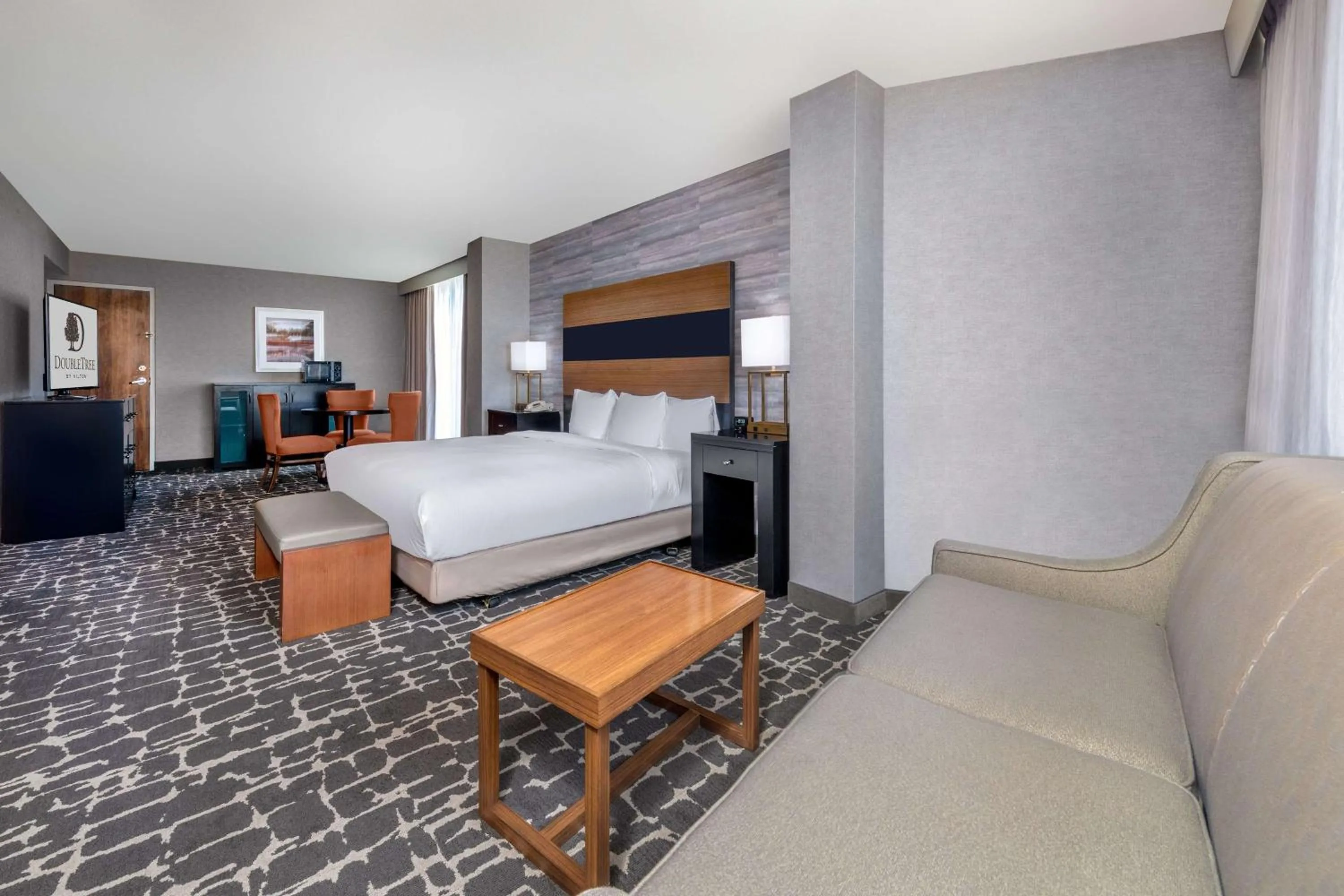Bedroom, Bed in DoubleTree by Hilton Hotel Denver - Aurora