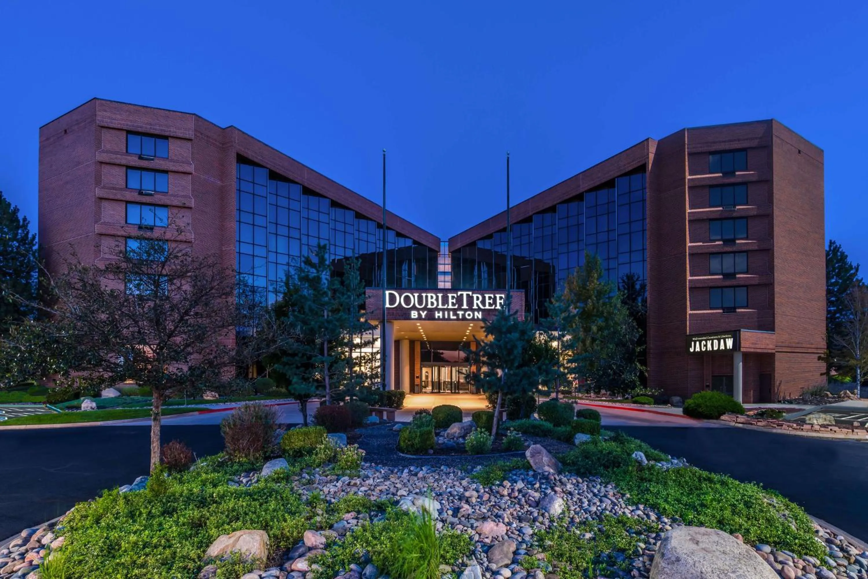 Property building in DoubleTree by Hilton Hotel Denver - Aurora