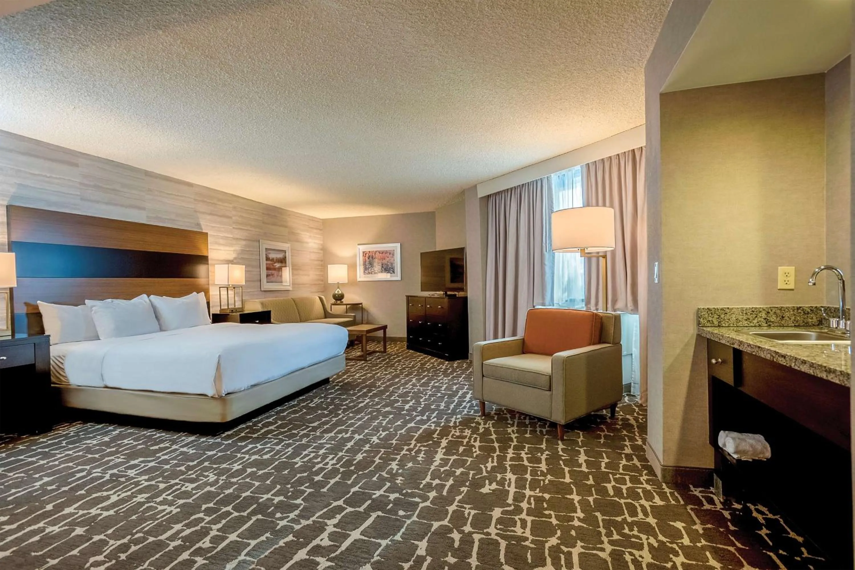Bedroom, Bed in DoubleTree by Hilton Hotel Denver - Aurora