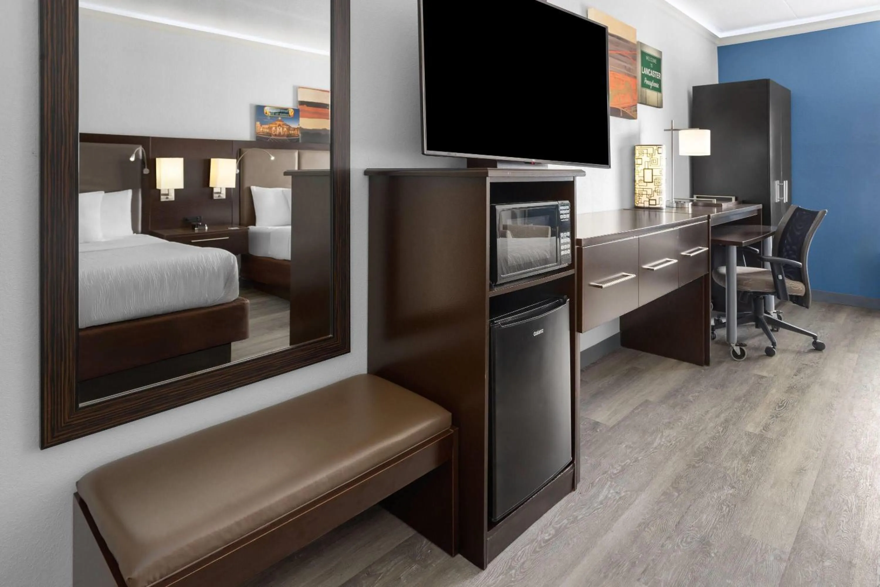 Photo of the whole room, Bed in Baymont by Wyndham Lancaster PA Dutch Country