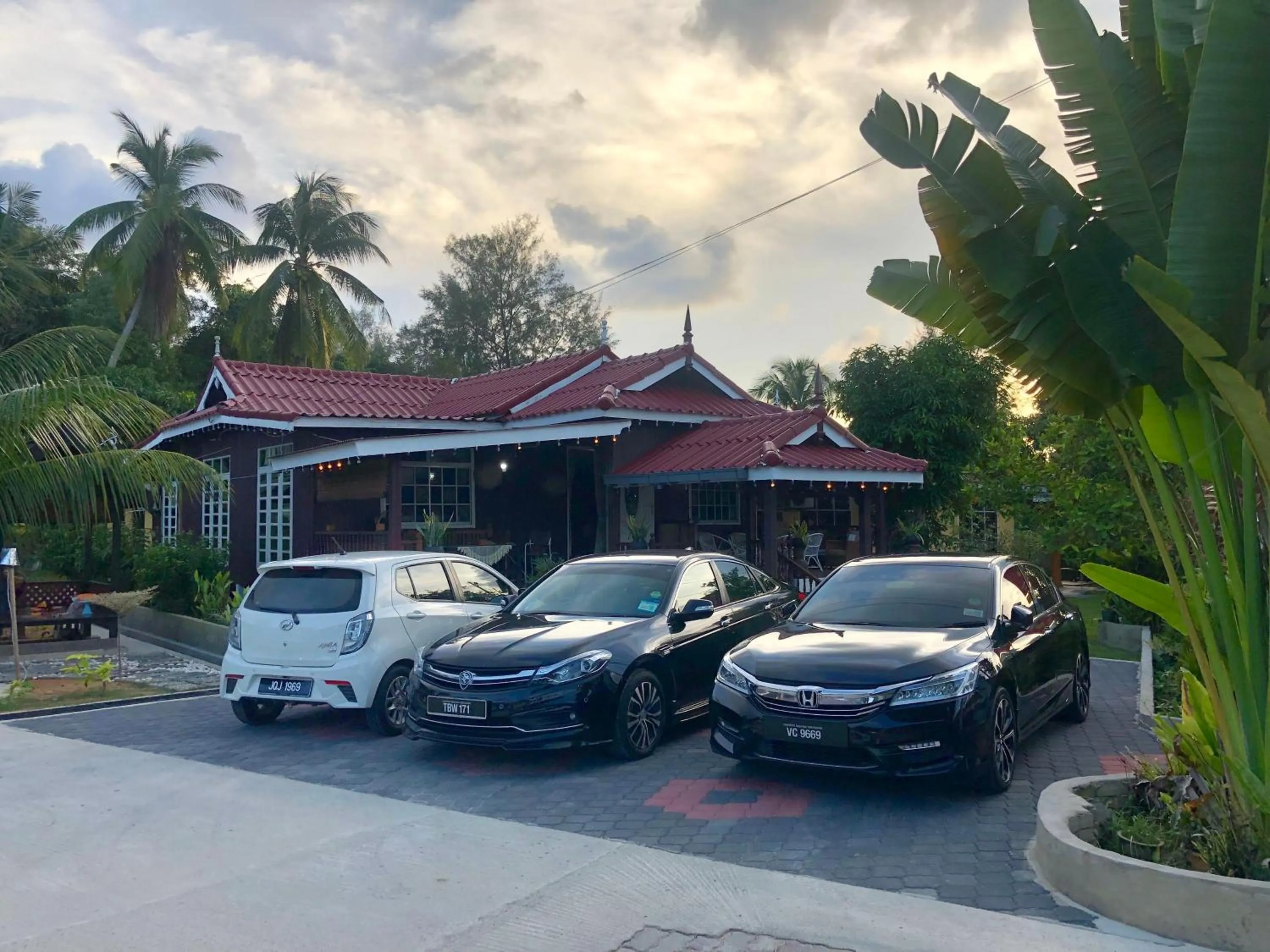 Property building in Lakse Inn Homestay