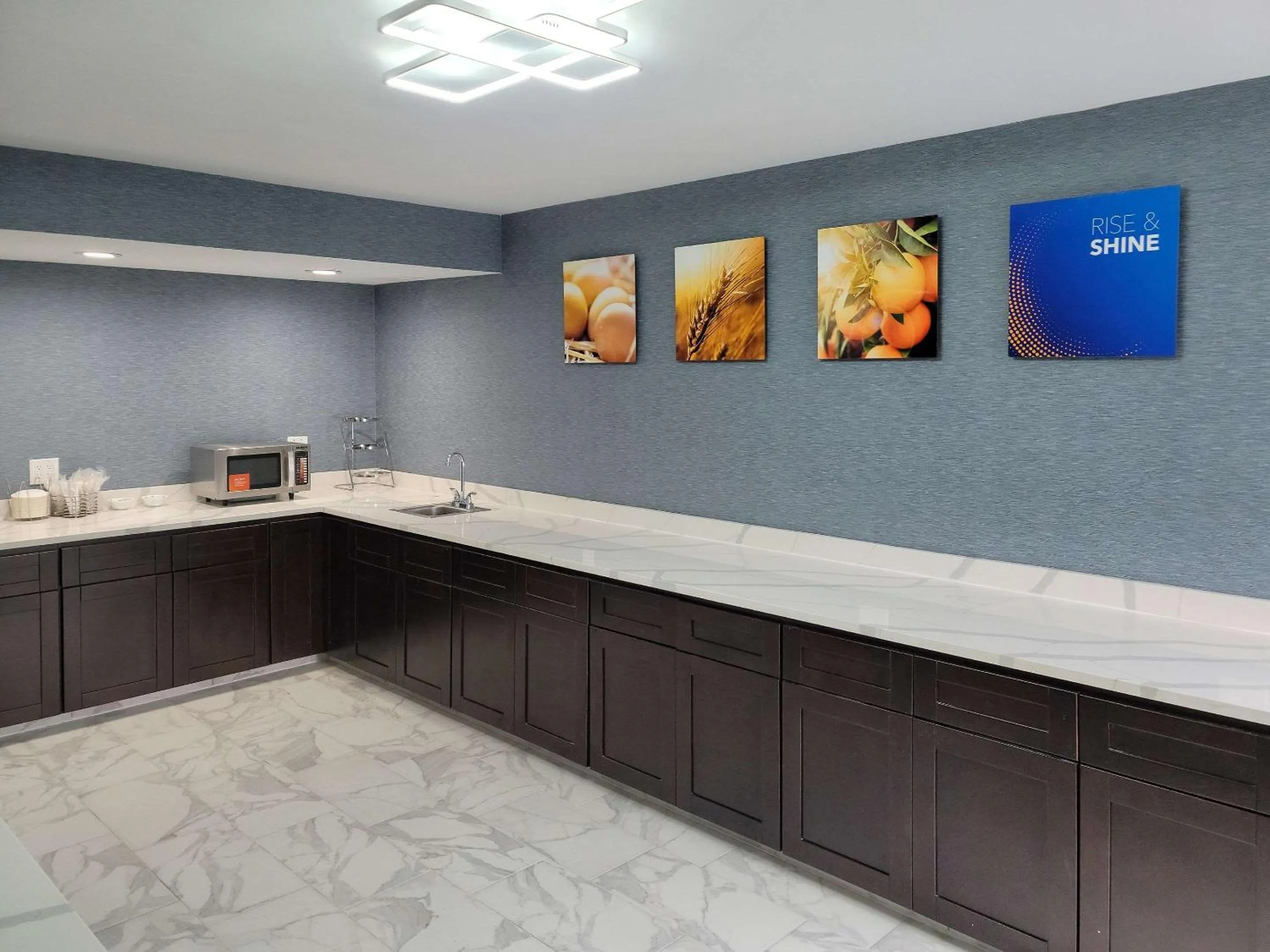 Restaurant/places to eat in Comfort Inn & Suites Wyomissing-Reading