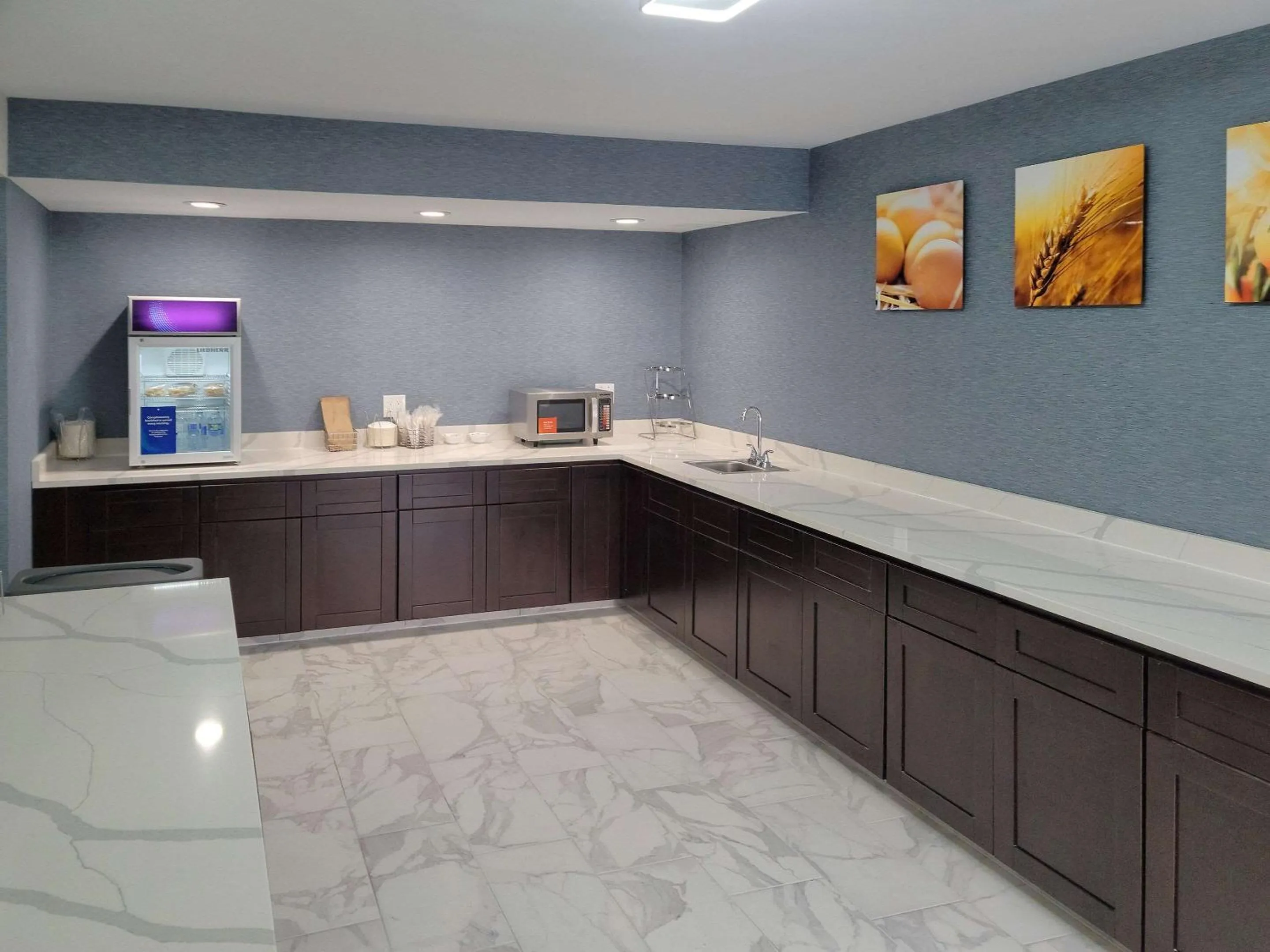 Restaurant/places to eat in Comfort Inn & Suites Wyomissing-Reading