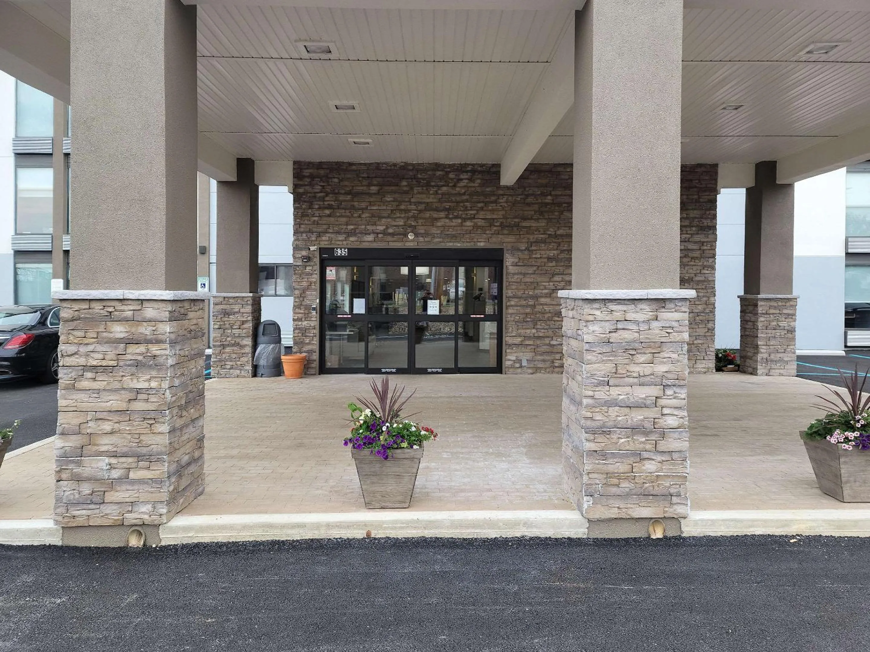Property building in Comfort Inn & Suites Wyomissing-Reading