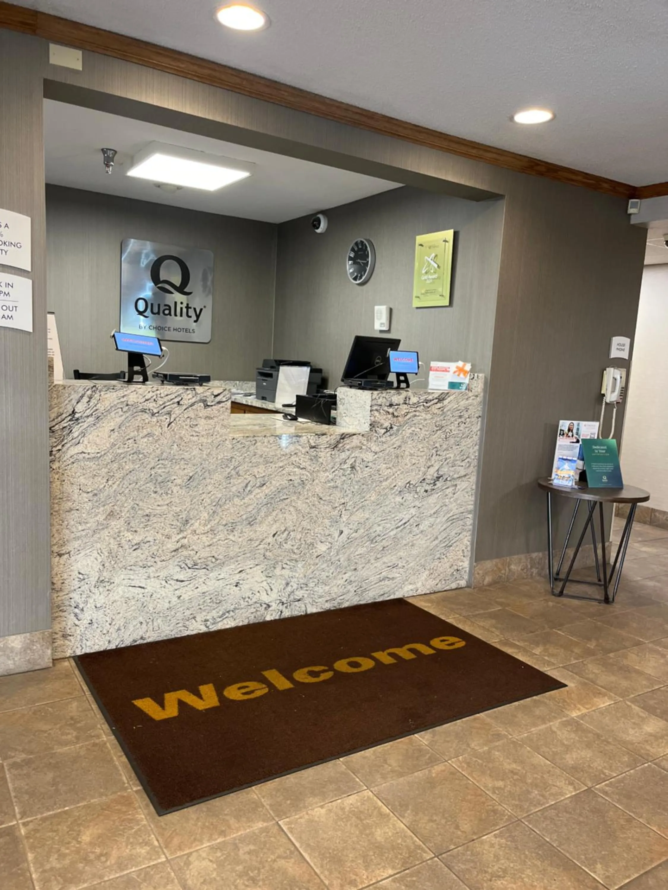 Lobby or reception in Quality Inn Wilkes-Barre near Arena