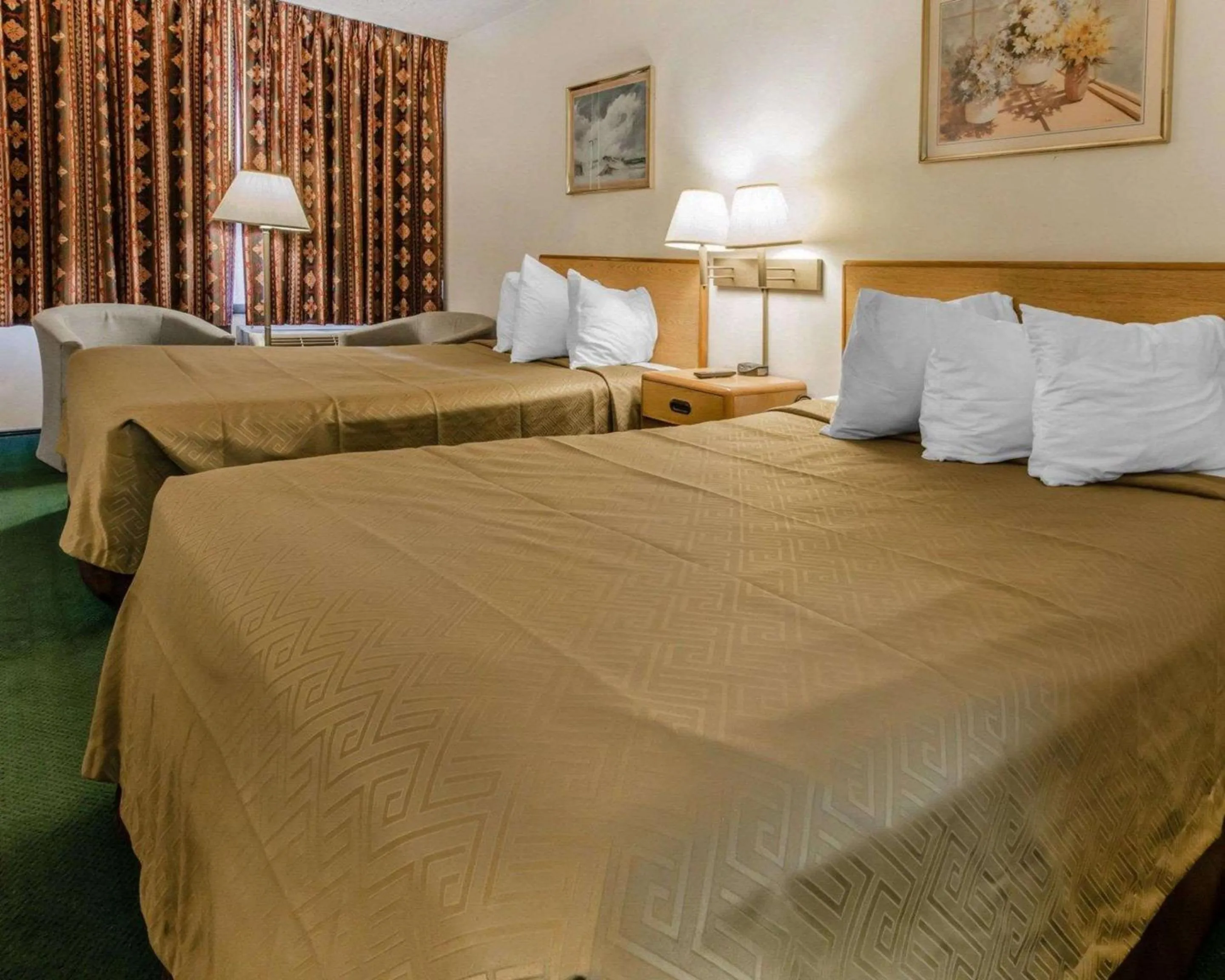 Photo of the whole room in Econo Lodge Altoona I-99