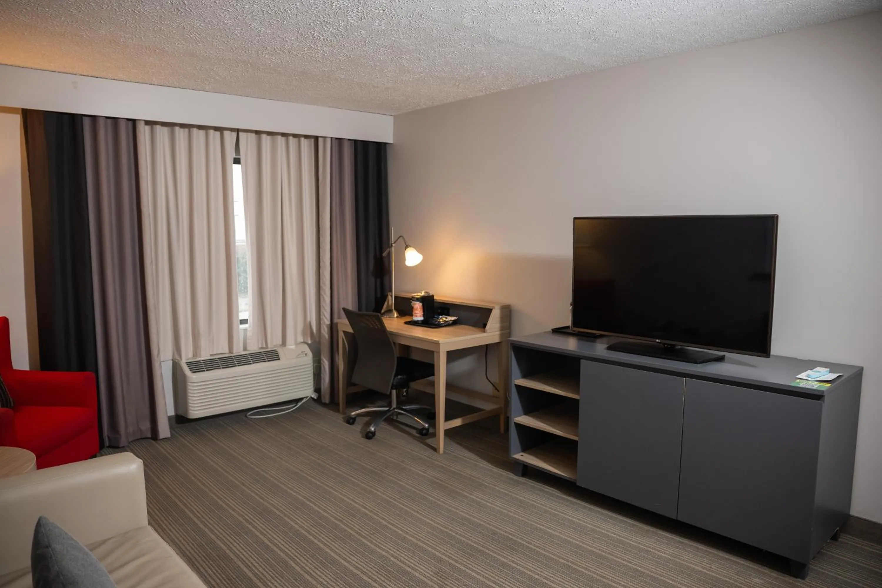 Country Inn & Suites by Radisson, Erie, PA