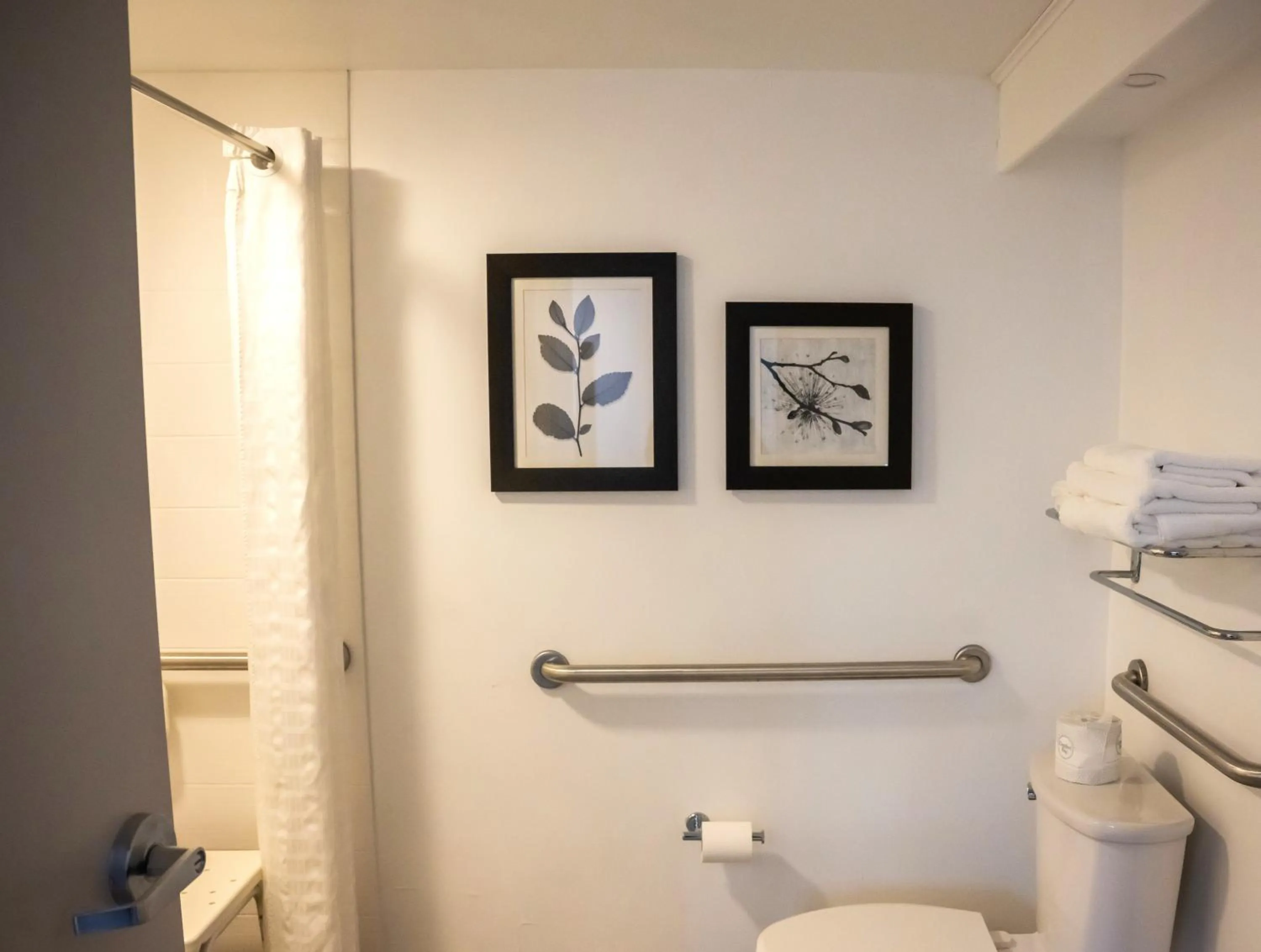 Country Inn & Suites by Radisson, Erie, PA