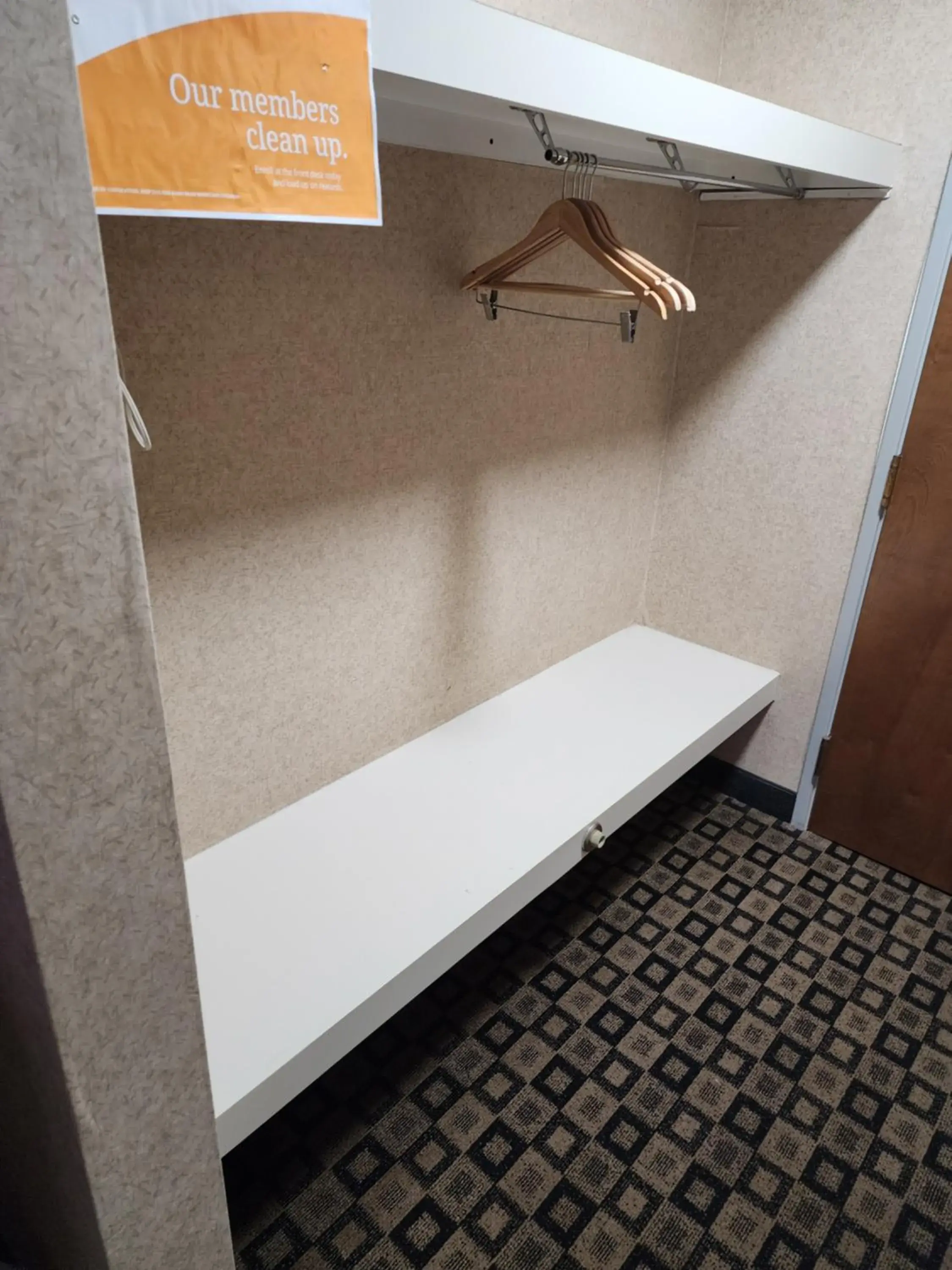 Queen Room - Accessible/Nonsmoking in Quality Inn Clarion Queen Room - Accessible/Nonsmoking in Quality Inn Clarion