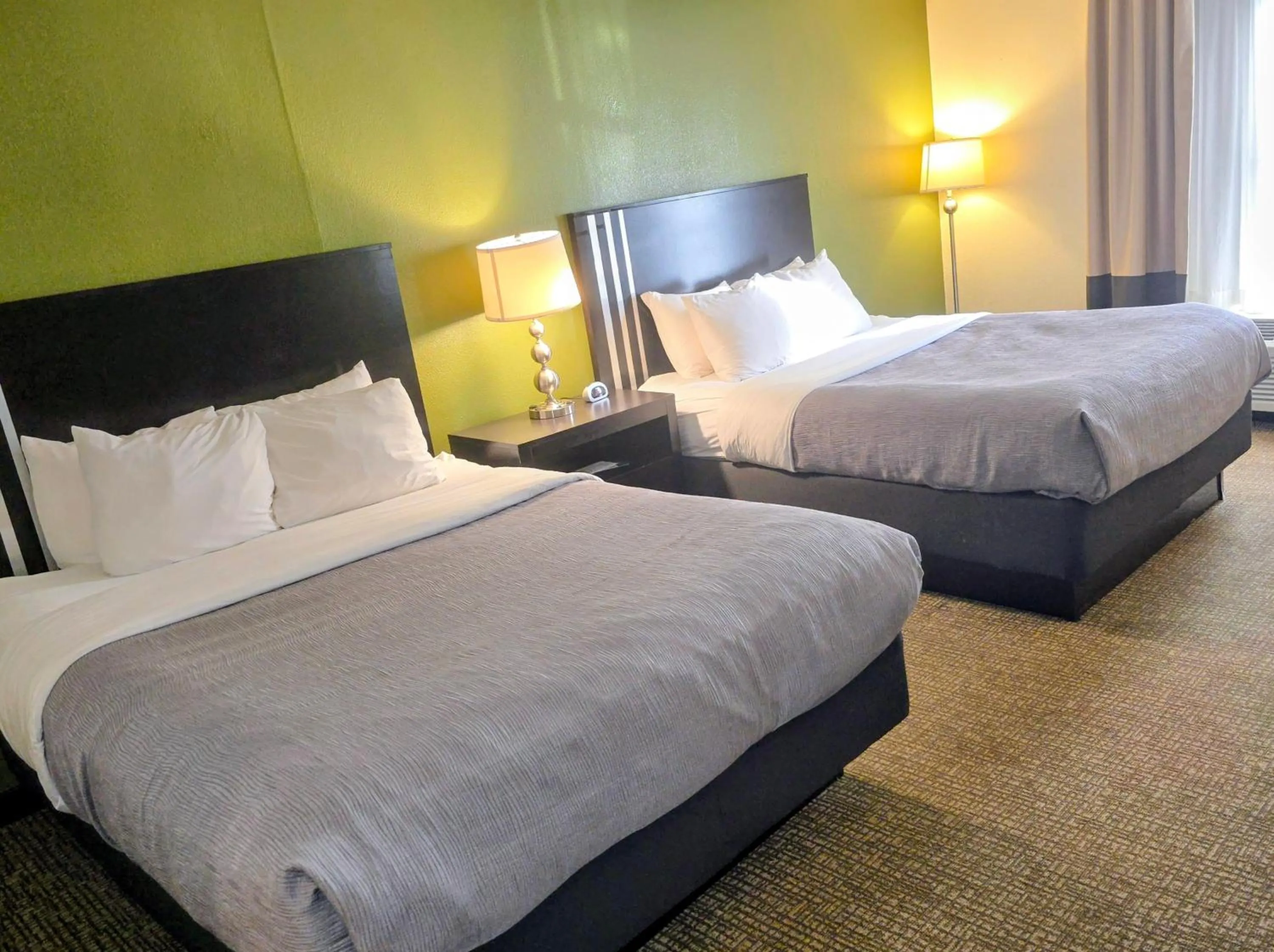 Bed in Quality Inn Selinsgrove