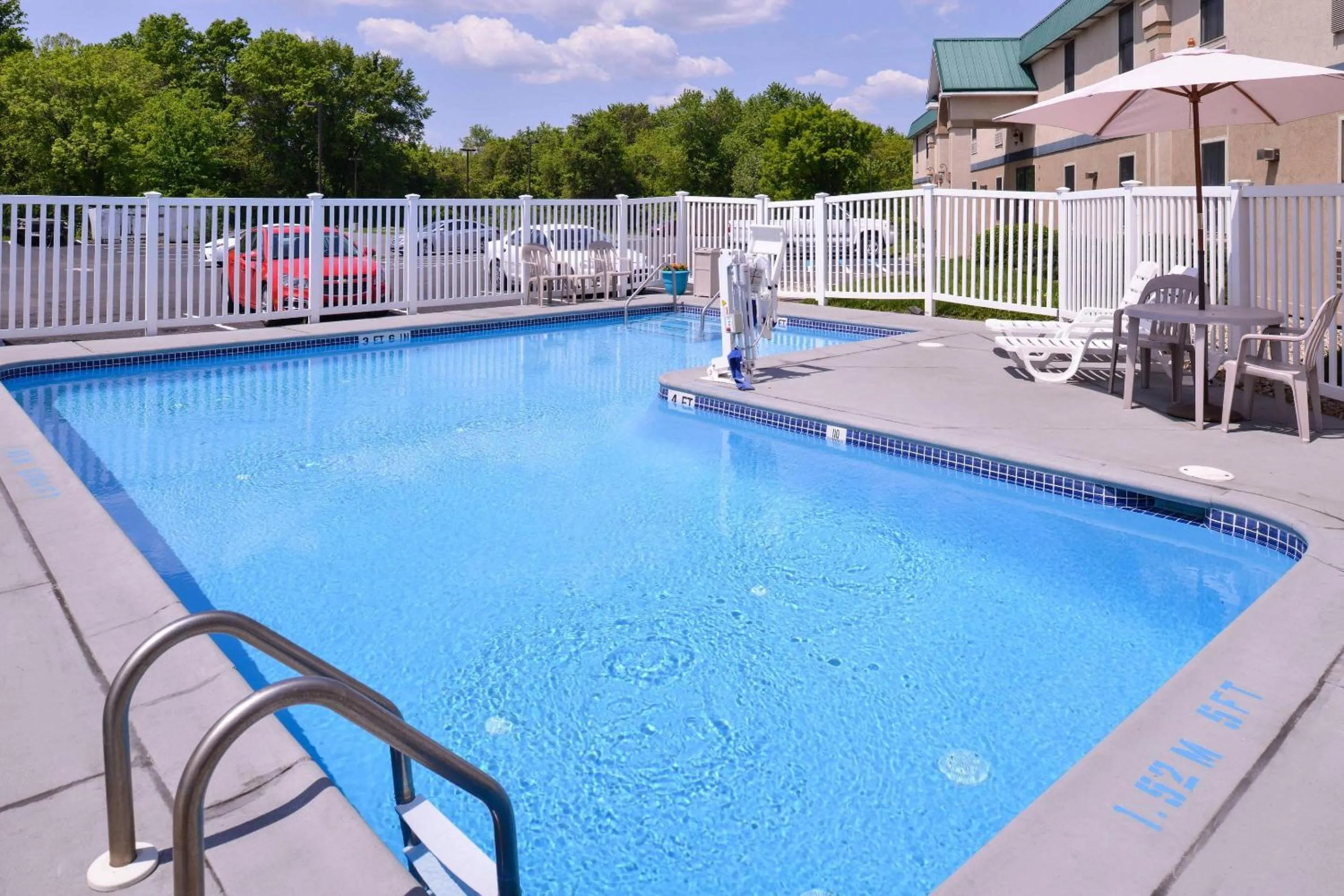 Swimming pool in Quality Inn Selinsgrove