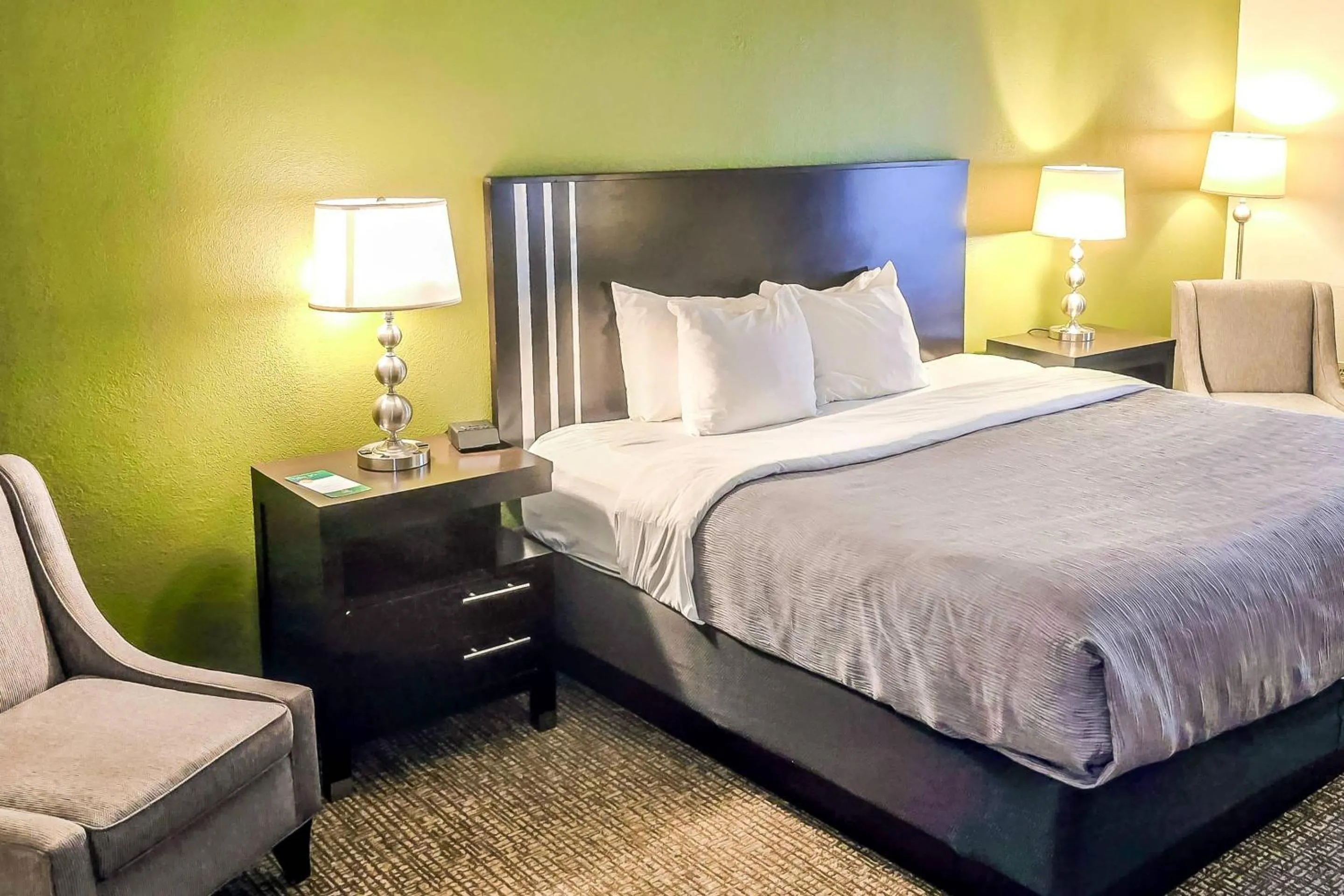 Bedroom, Bed in Quality Inn Selinsgrove