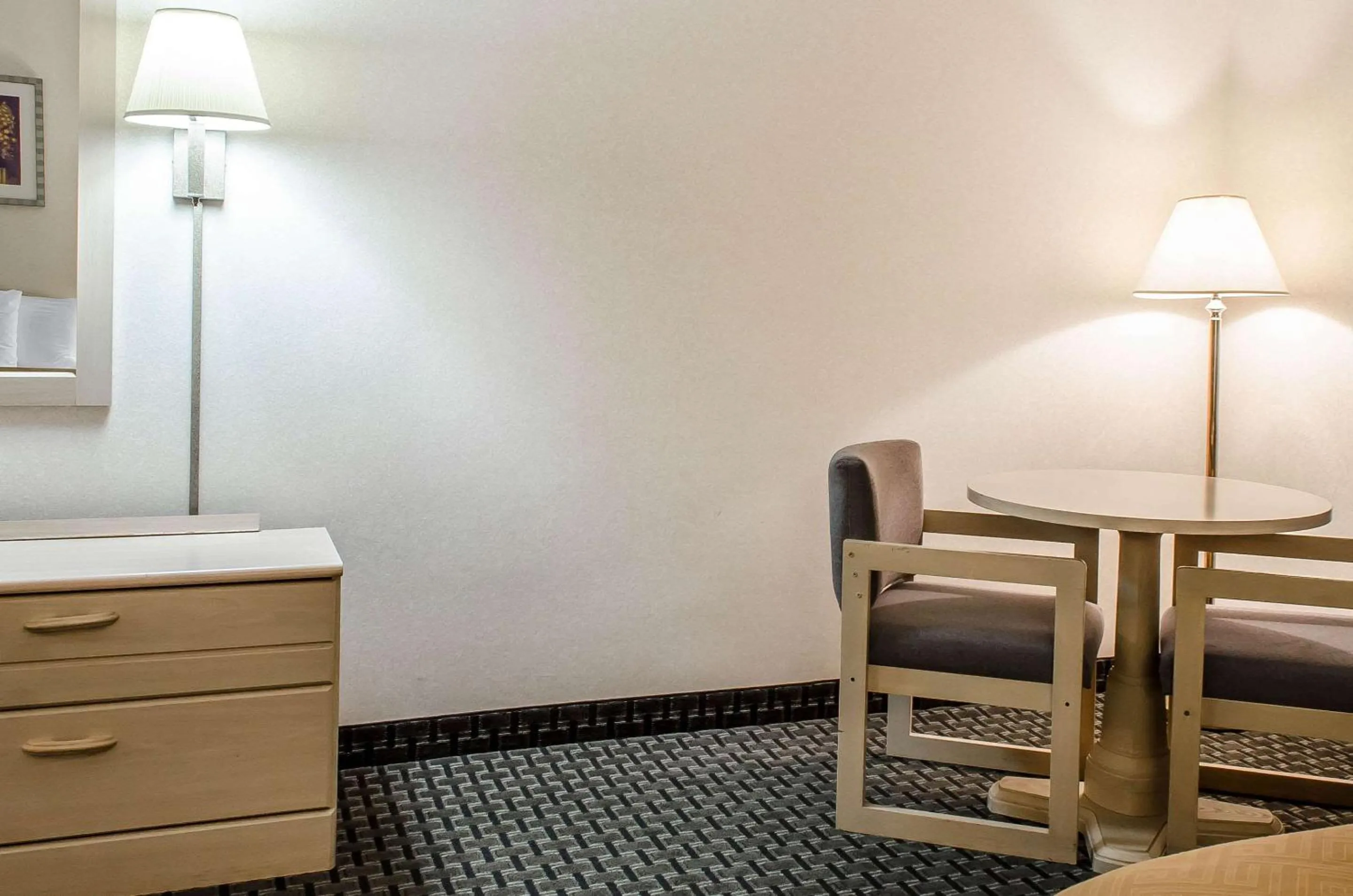 Photo of the whole room in Rodeway Inn State College - near University