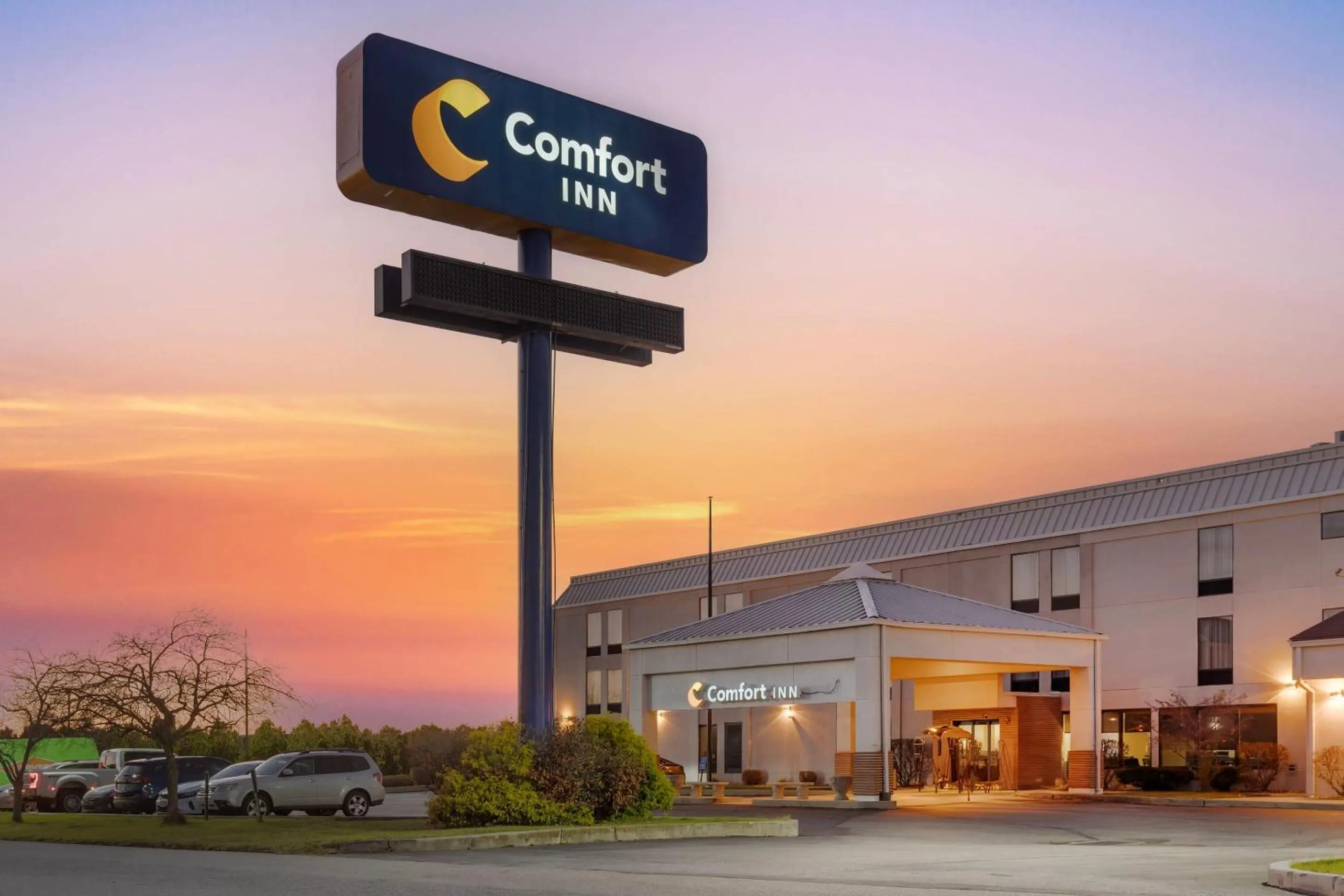 Property building in Comfort Inn Ebensburg