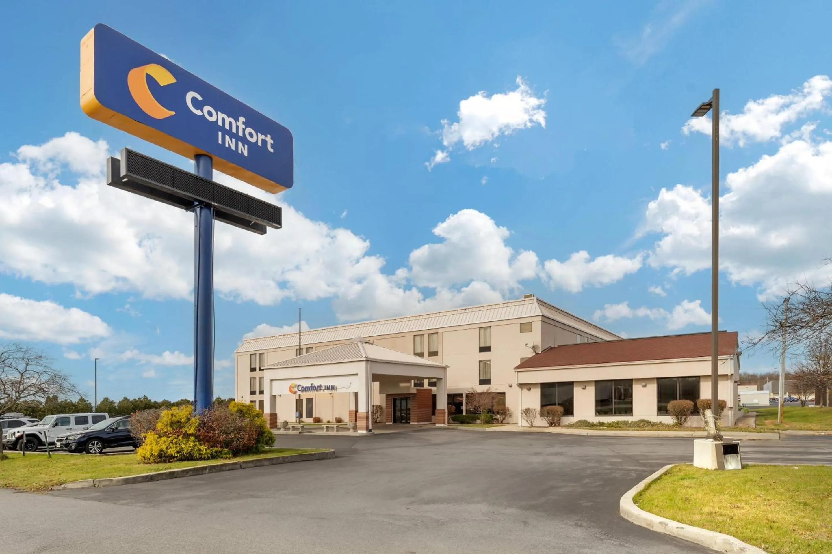 Property building in Comfort Inn Ebensburg