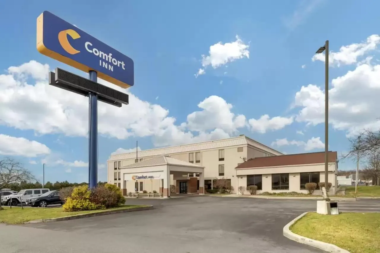 Property building in Comfort Inn Ebensburg