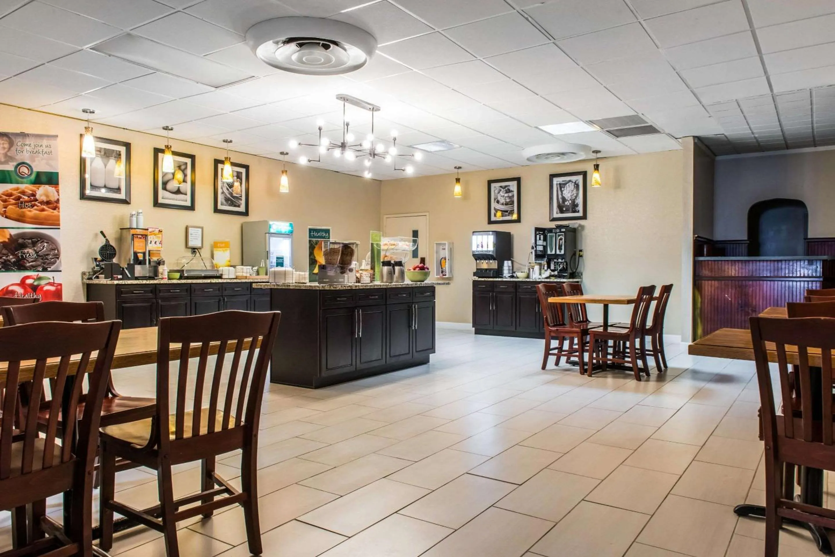 Restaurant/places to eat in Quality Inn New Kensington