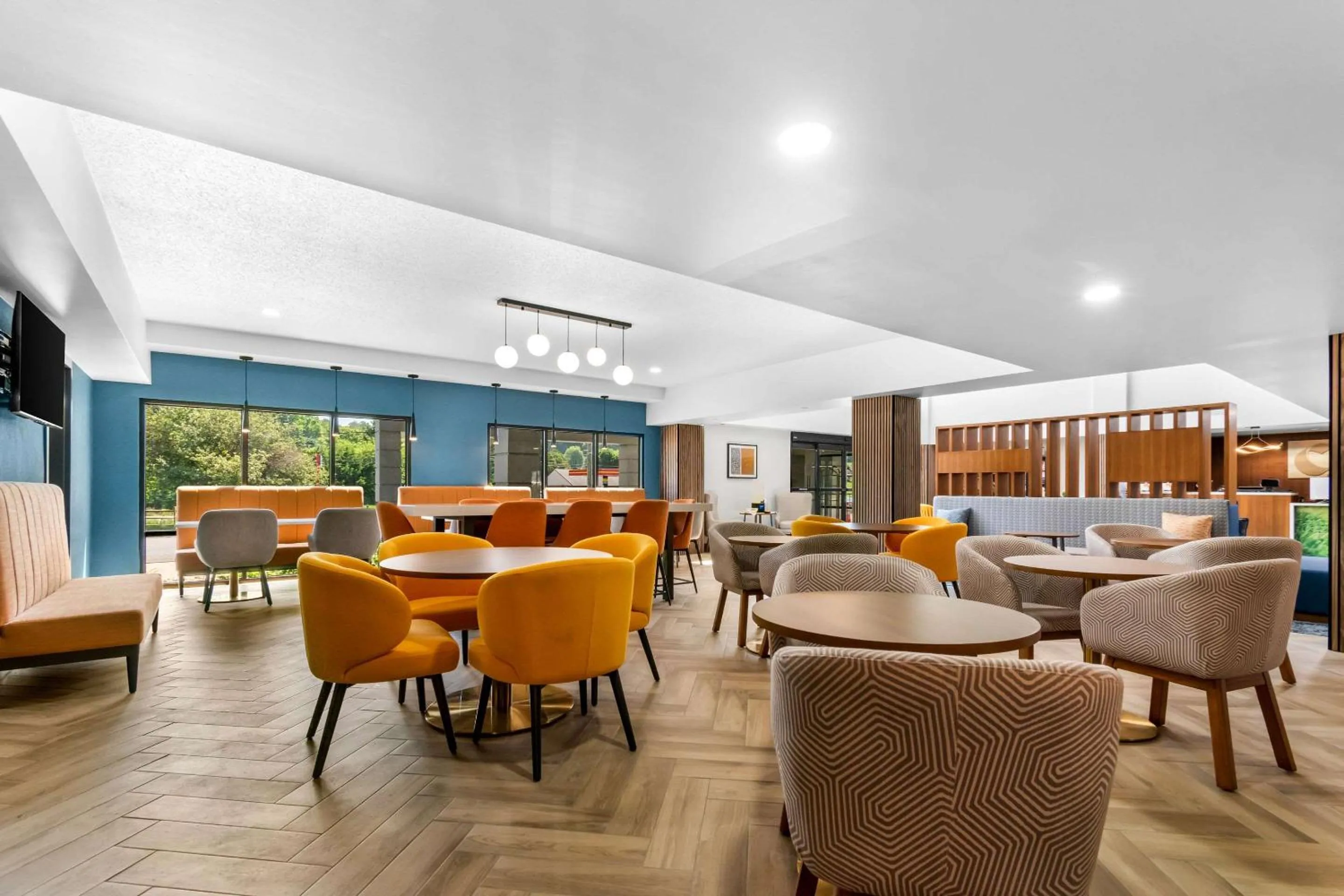 Breakfast in Comfort Inn & Suites York North