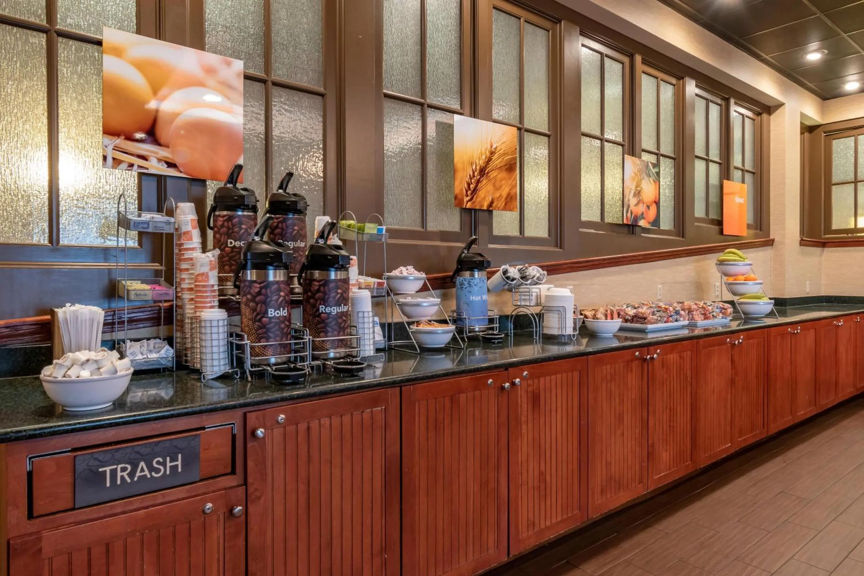 Breakfast in Comfort Suites Downtown Carlisle