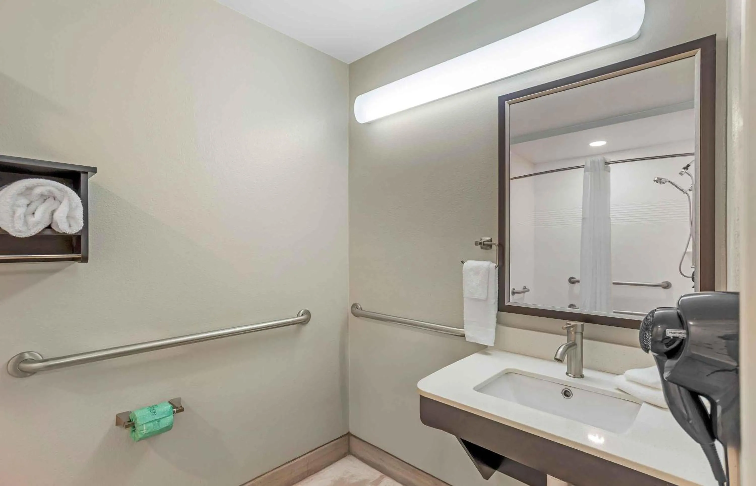 Bathroom in Extended Stay America Suites - Lancaster County