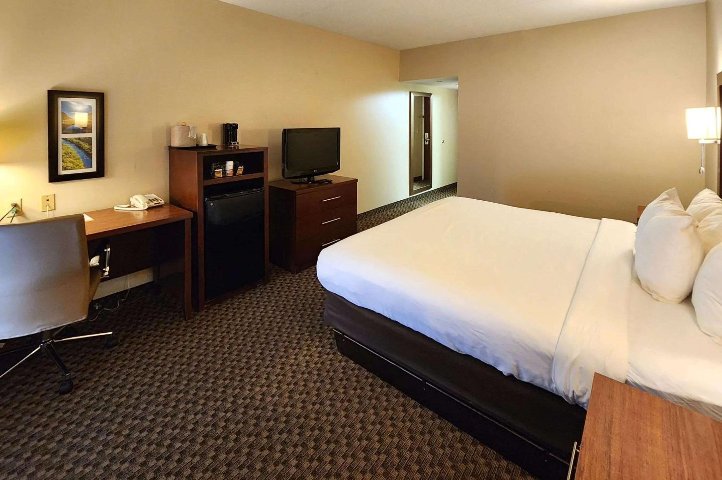 Bedroom, Bed in Comfort Inn & Suites Mount Pocono