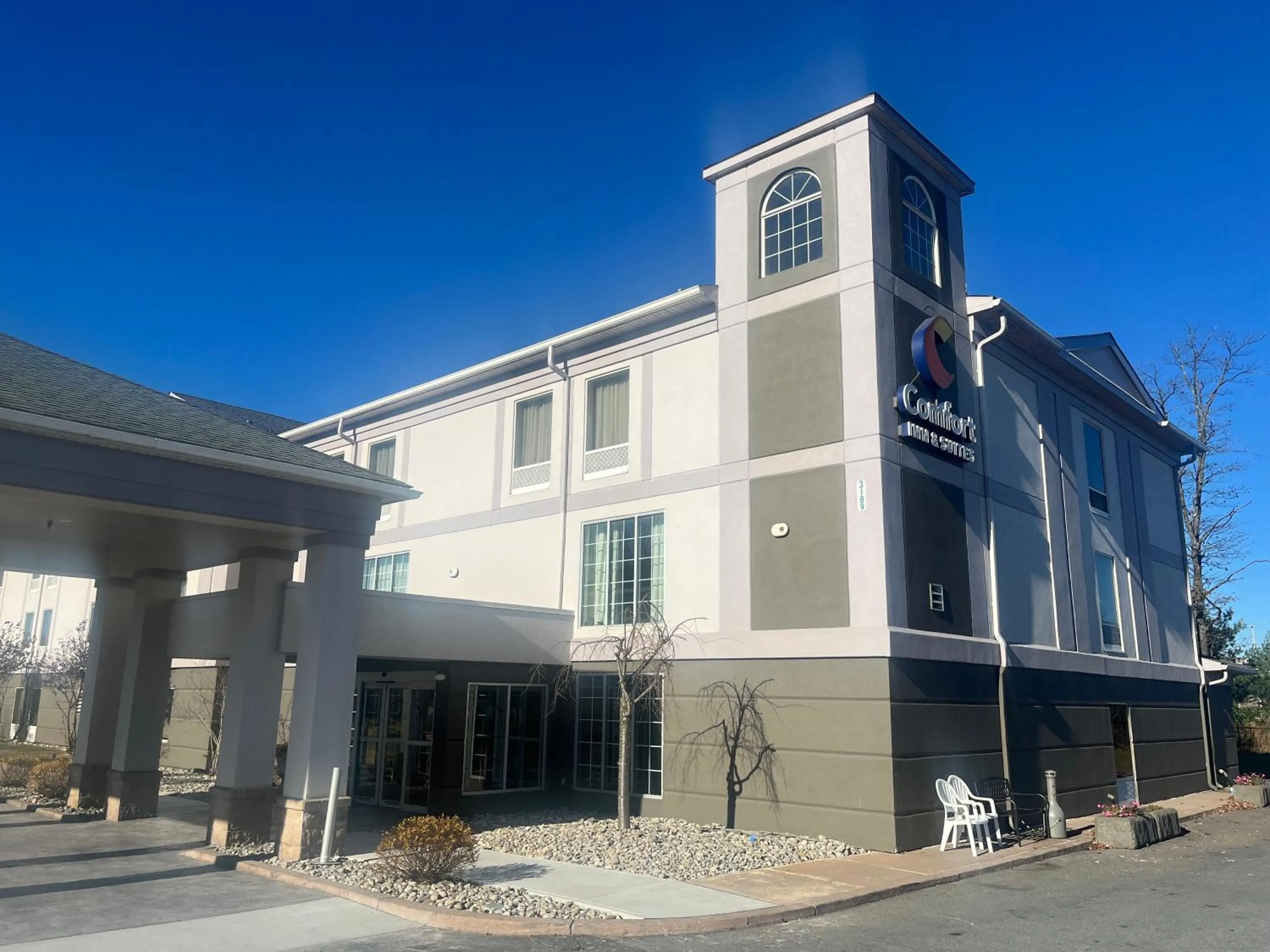 Property building in Comfort Inn & Suites Mount Pocono