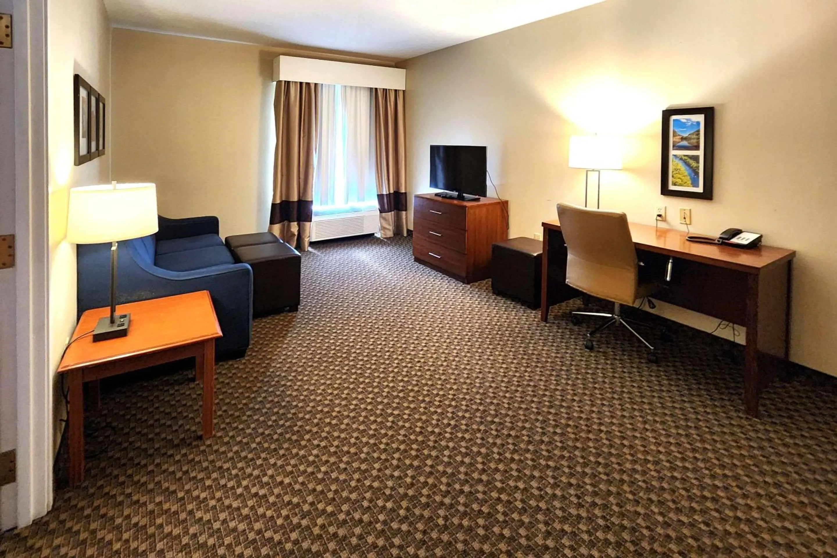Bedroom in Comfort Inn & Suites Mount Pocono