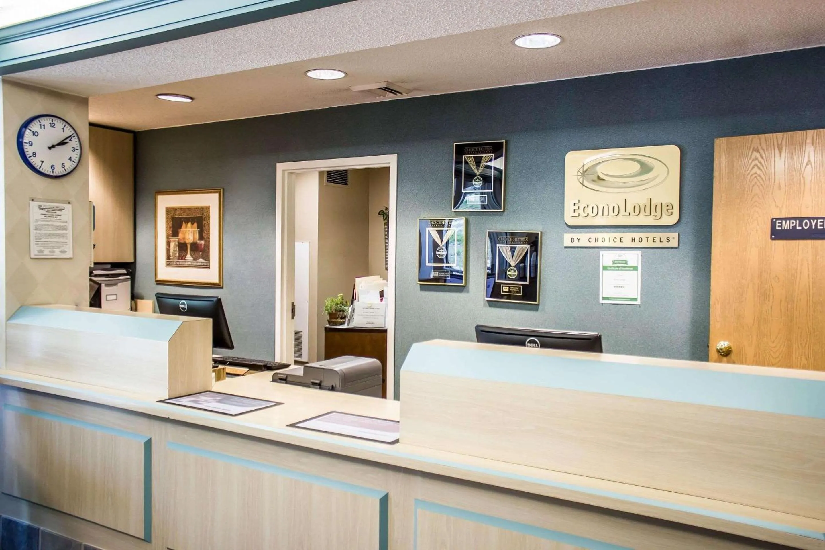 Lobby or reception in Econo Lodge Meadville
