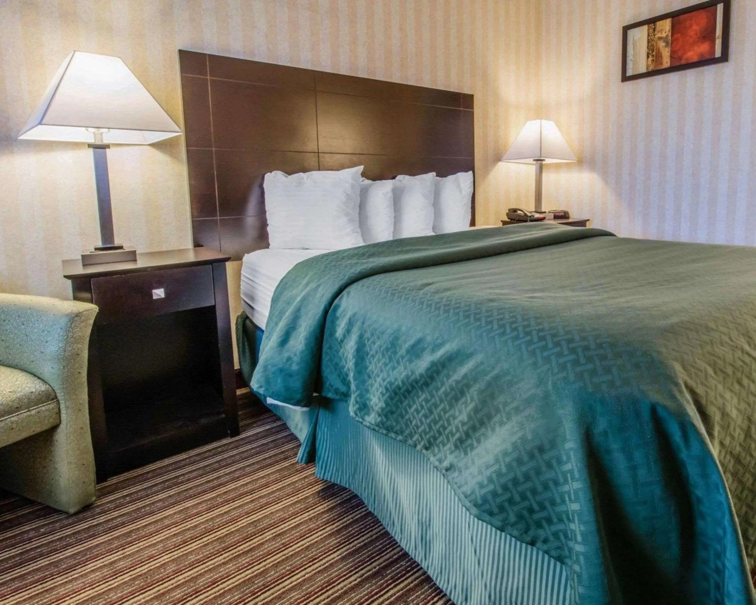 Photo of the whole room in Quality Inn Barkeyville