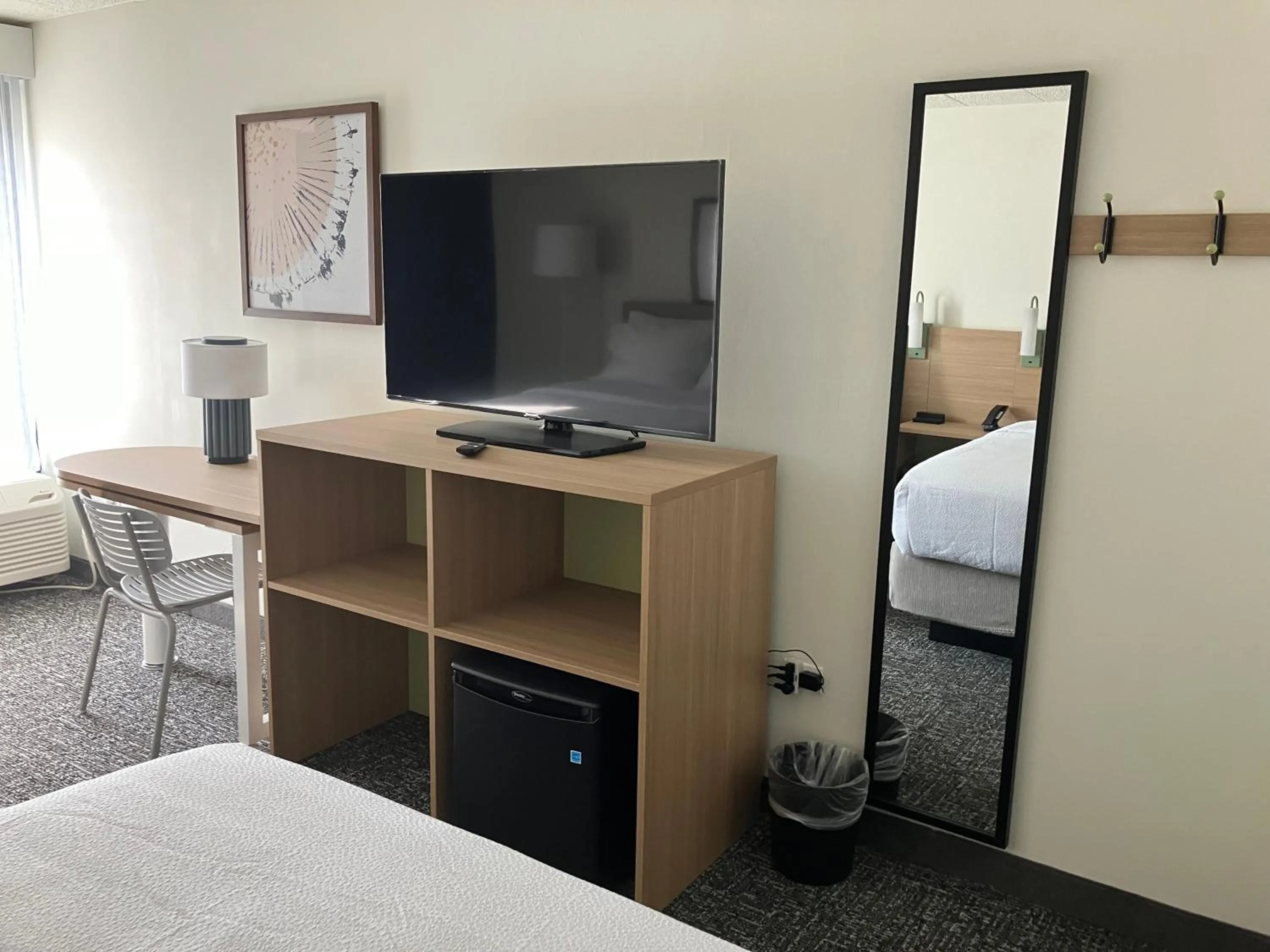 TV and multimedia, Bed in Spark by Hilton Clarks Summit