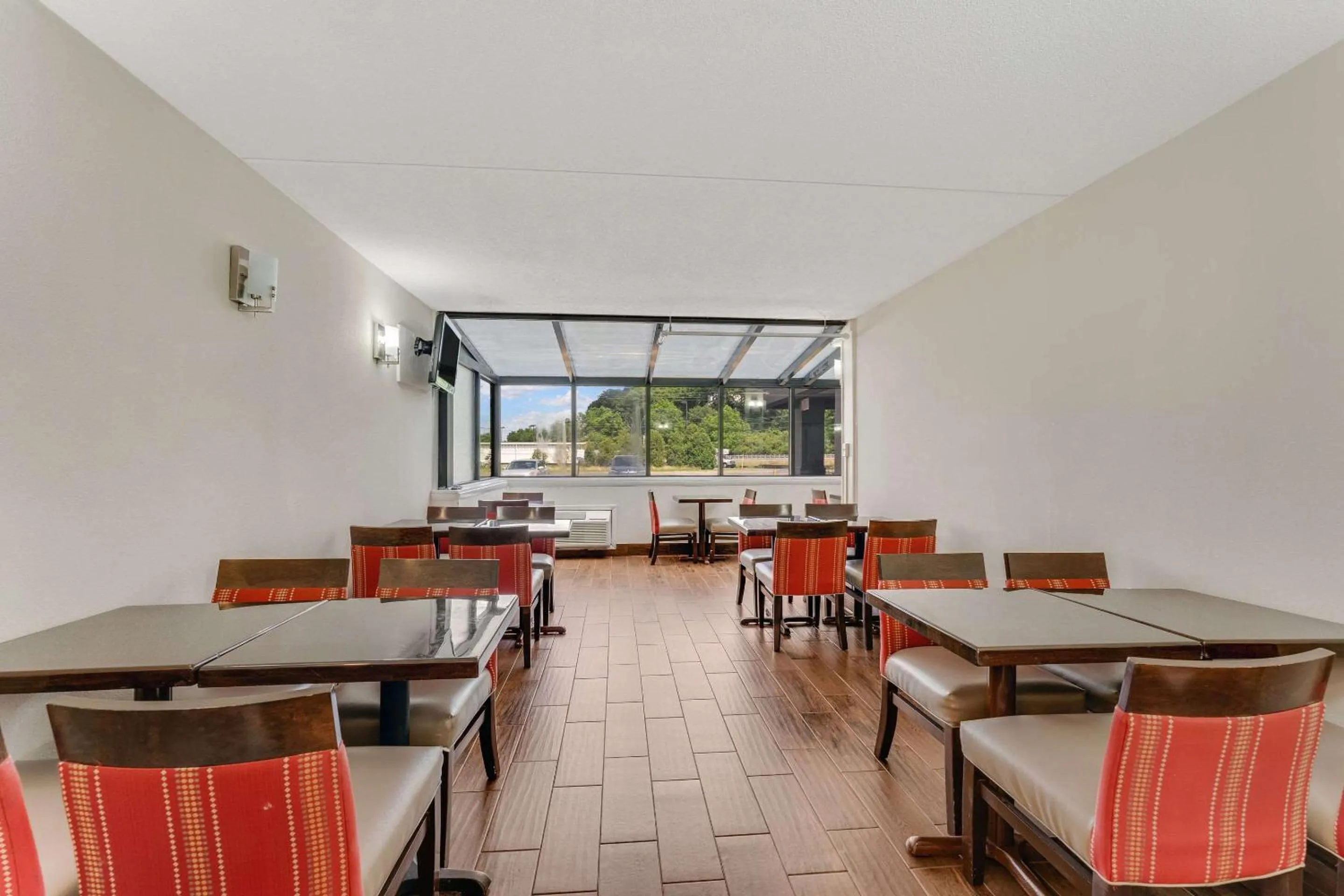 Breakfast in Quality Inn Easton