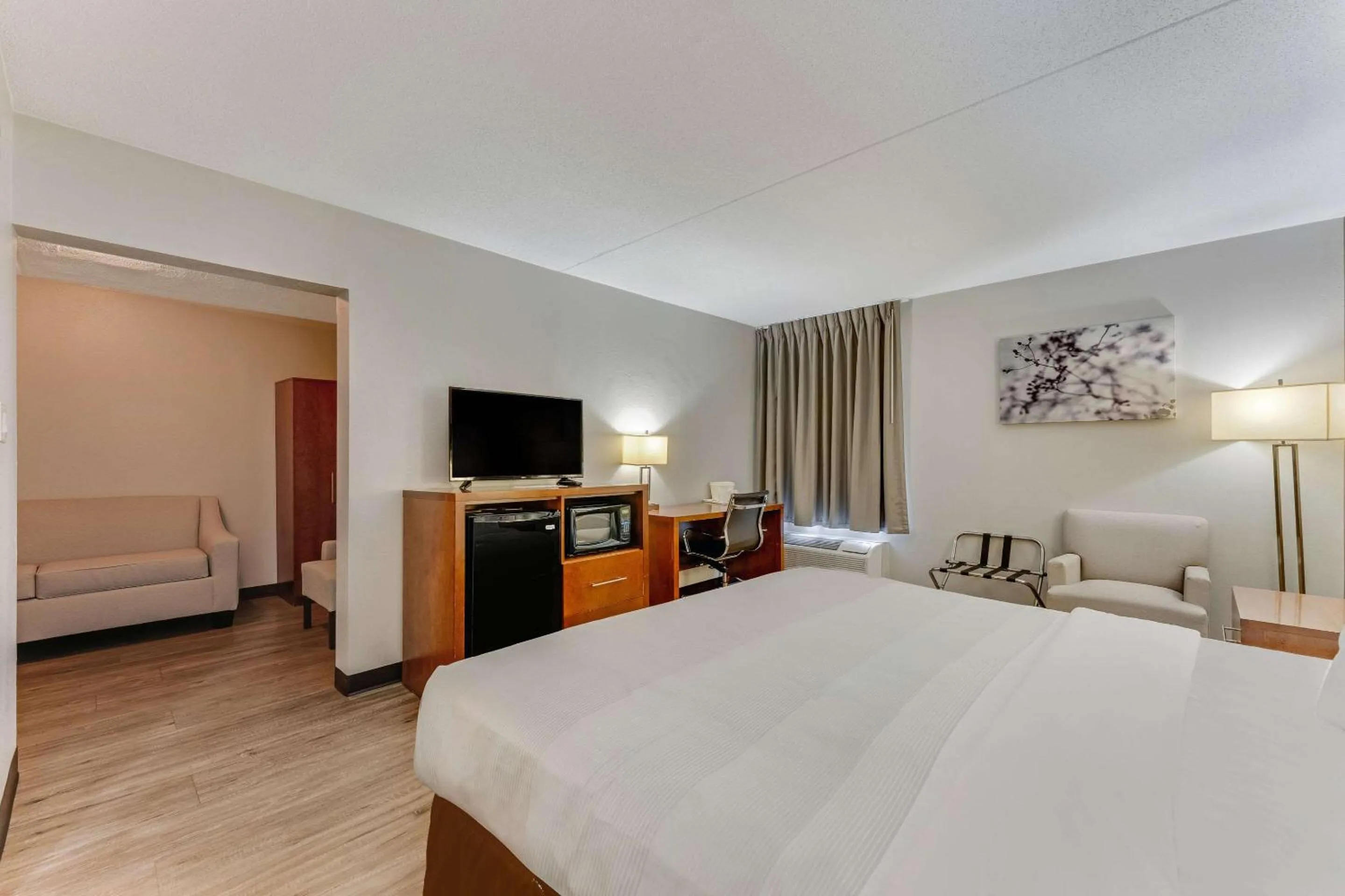 Photo of the whole room, Bed in Quality Inn Easton