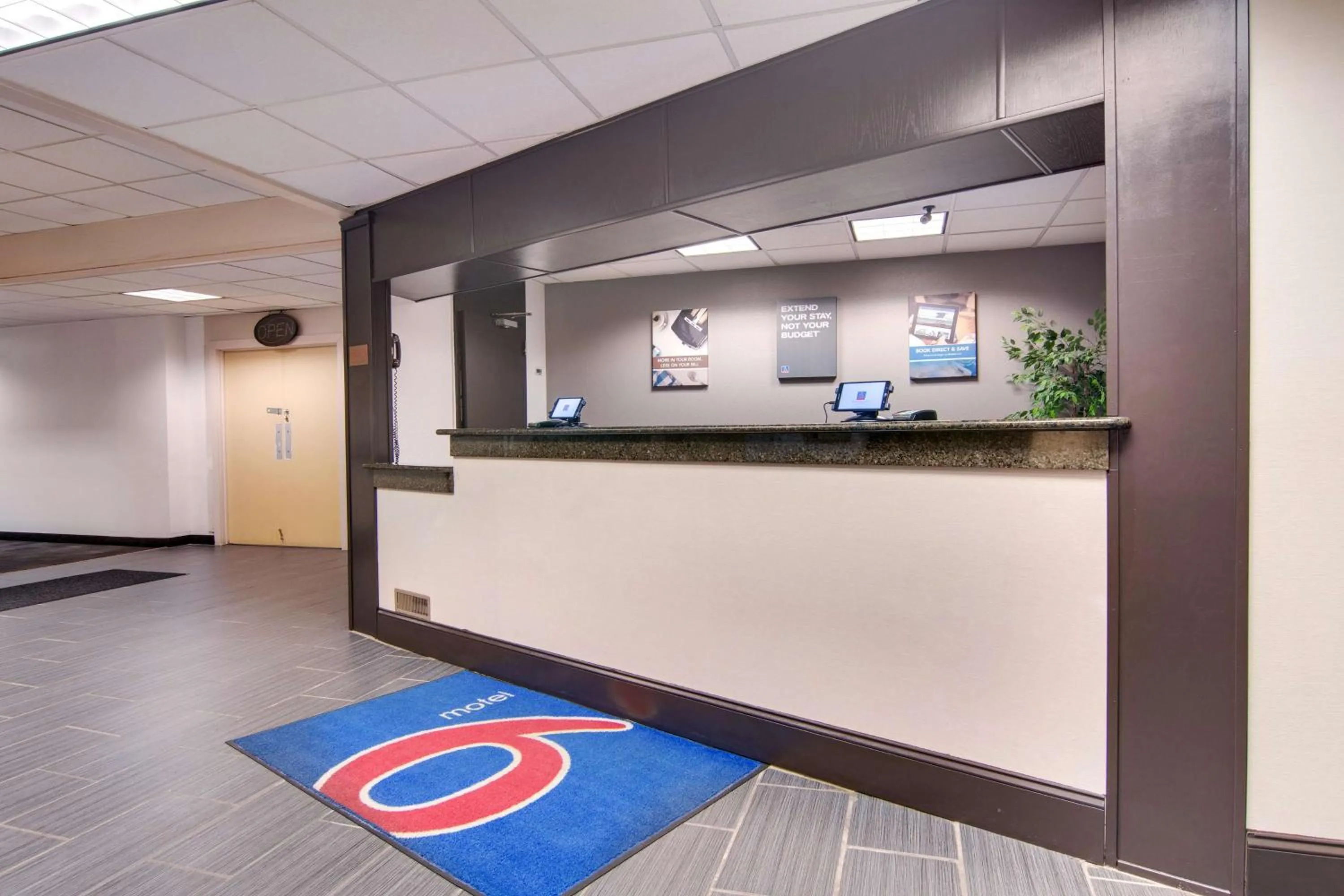 Lobby or reception in Motel 6-Clarion, PA