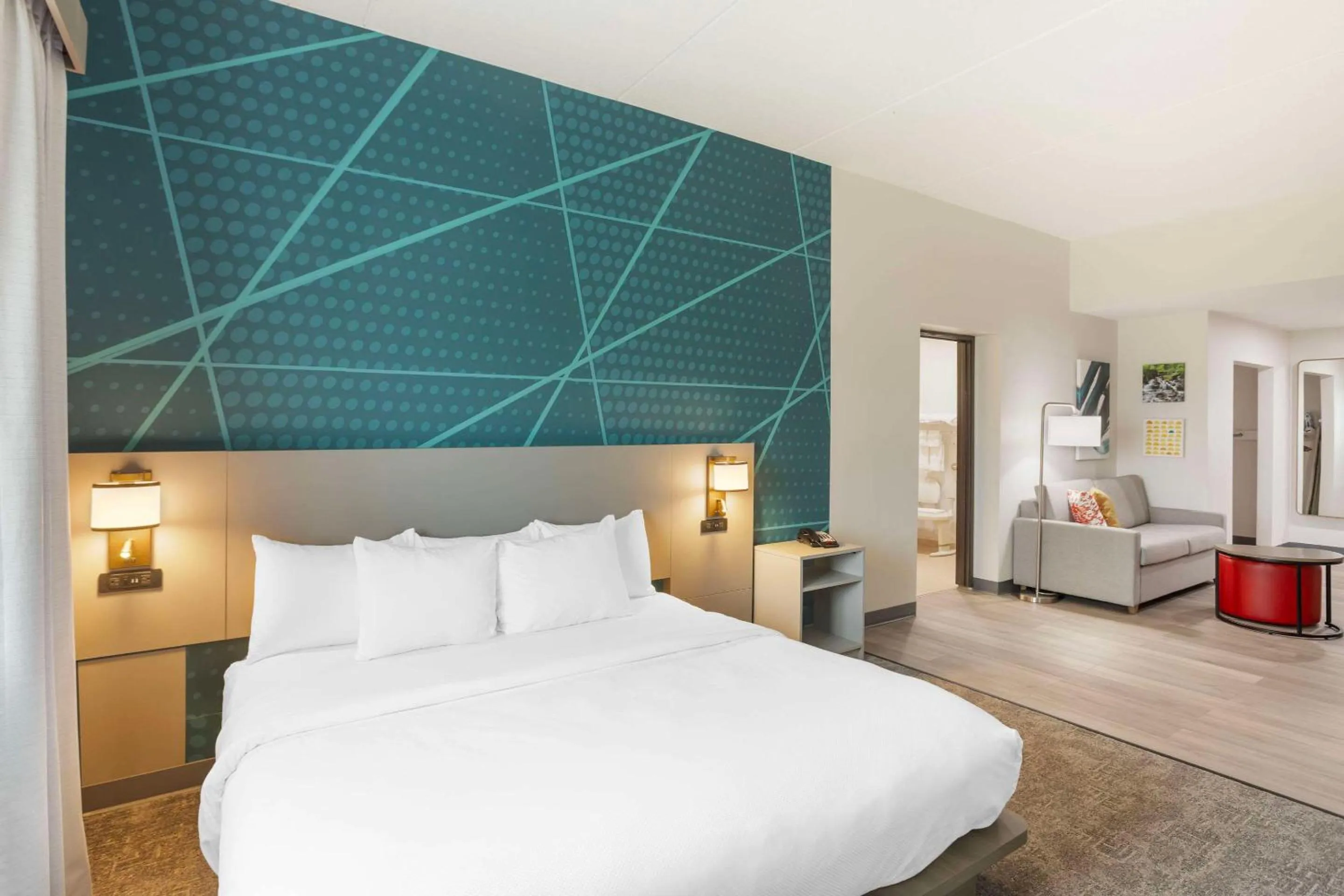 Photo of the whole room, Bed in Comfort Suites Bloomsburg