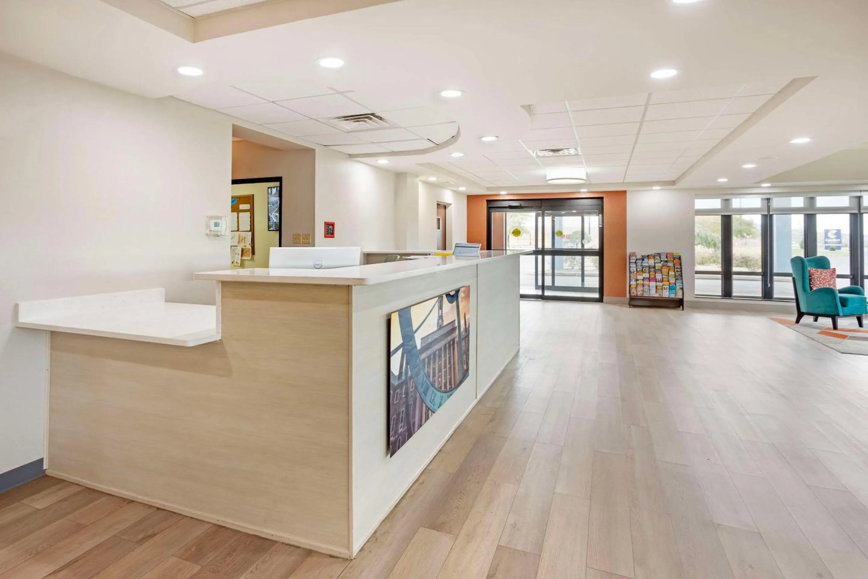 Lobby or reception in Comfort Suites Bloomsburg
